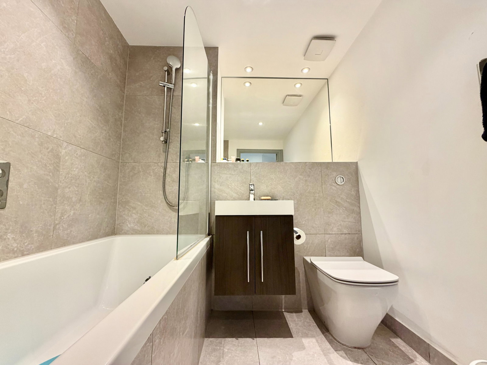 Apartment in Edgware