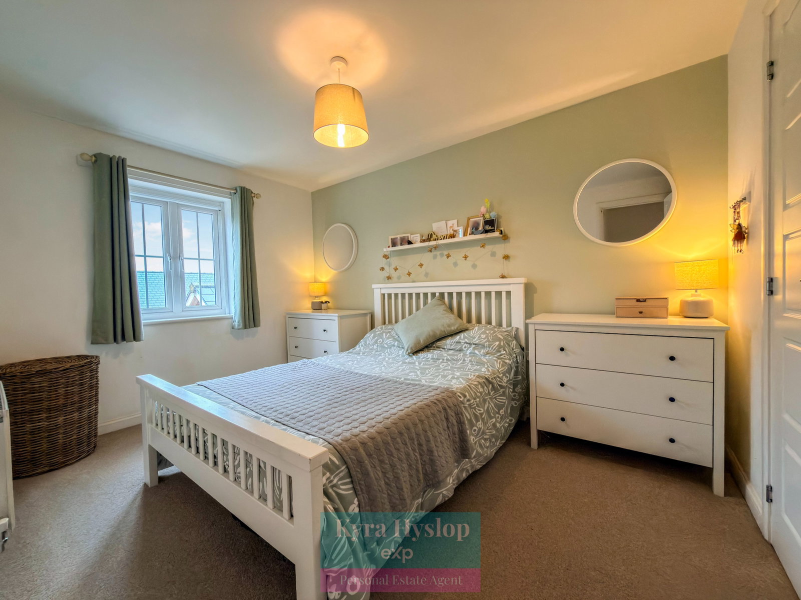 Semi Detached House in Exeter