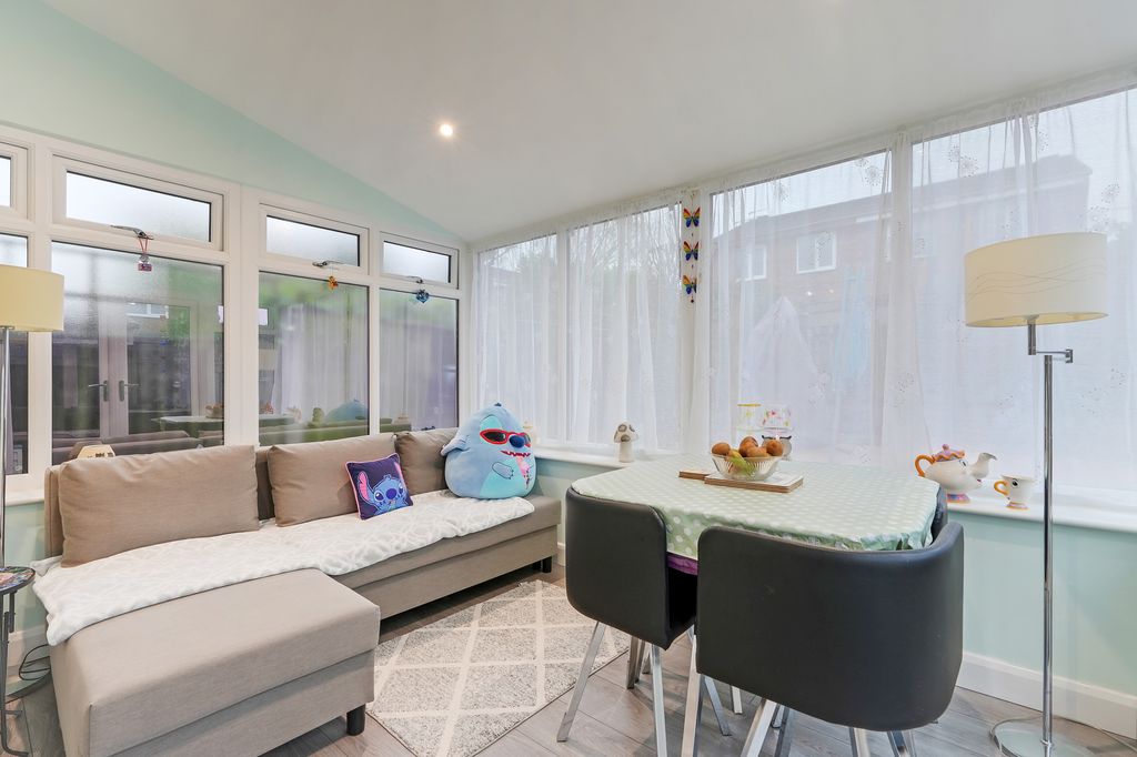 Semi Detached House in Rotherham