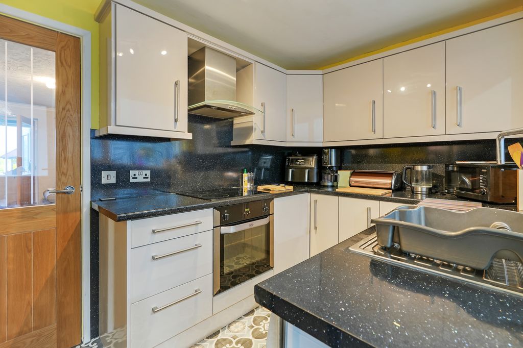 Semi Detached House in Rotherham