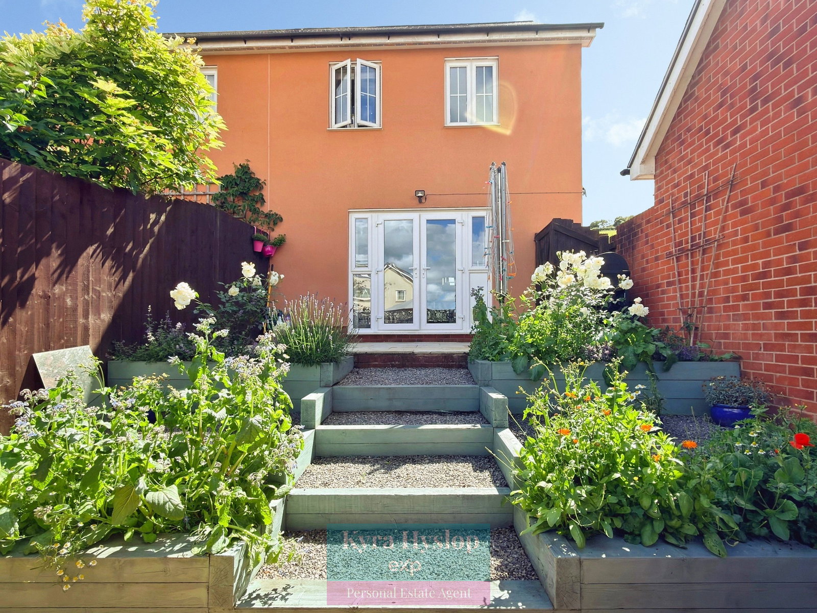 Semi Detached House in Exeter