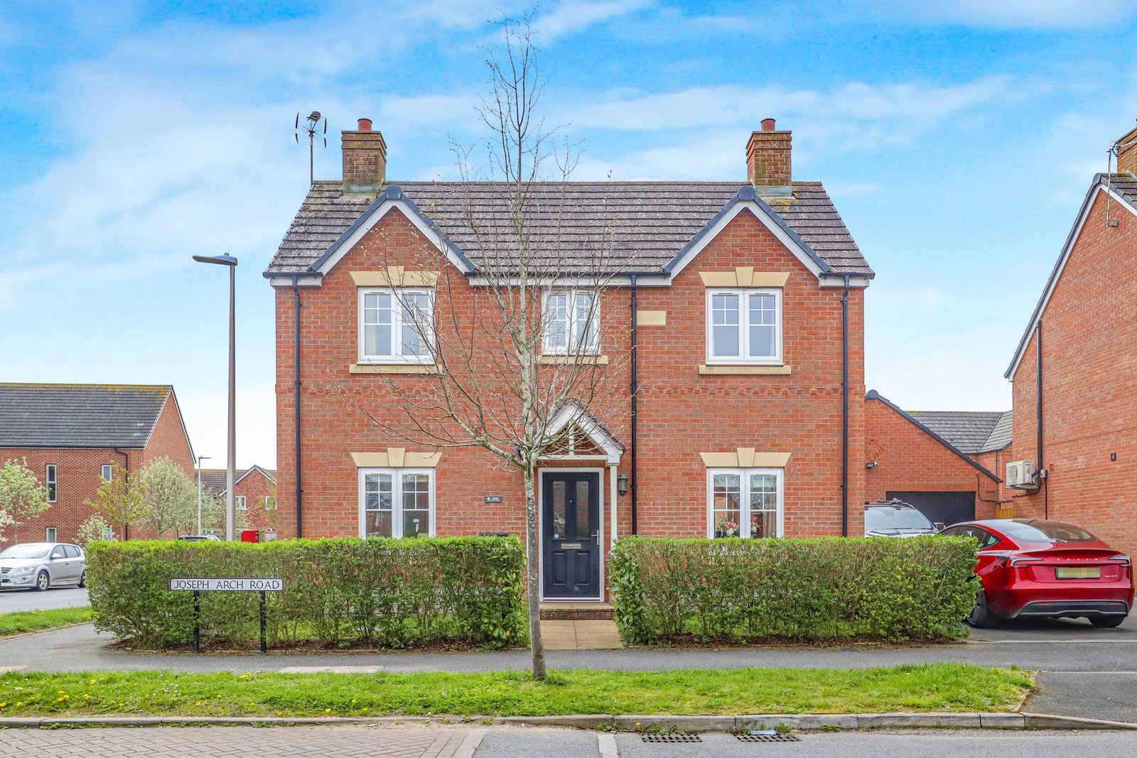 Detached House in Warwick