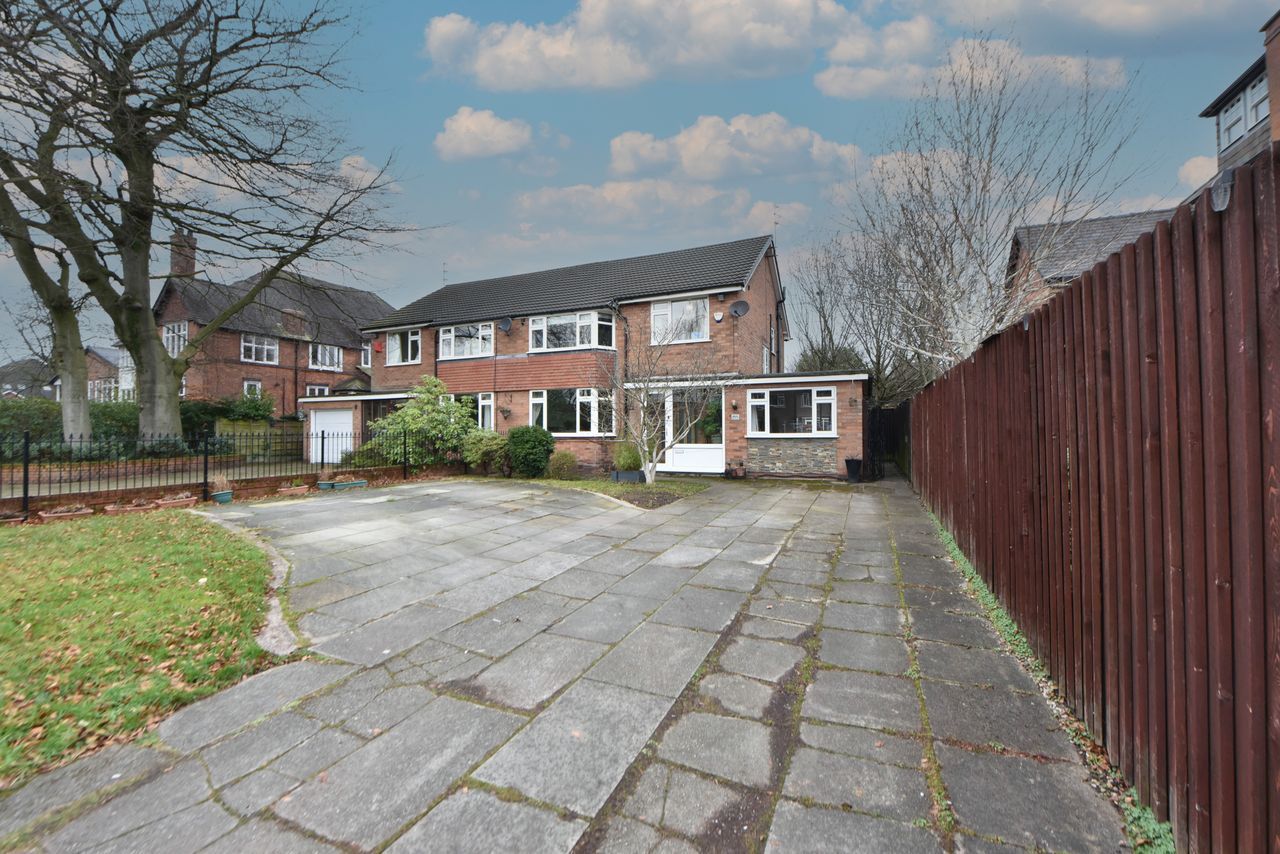 Semi Detached House in Sale