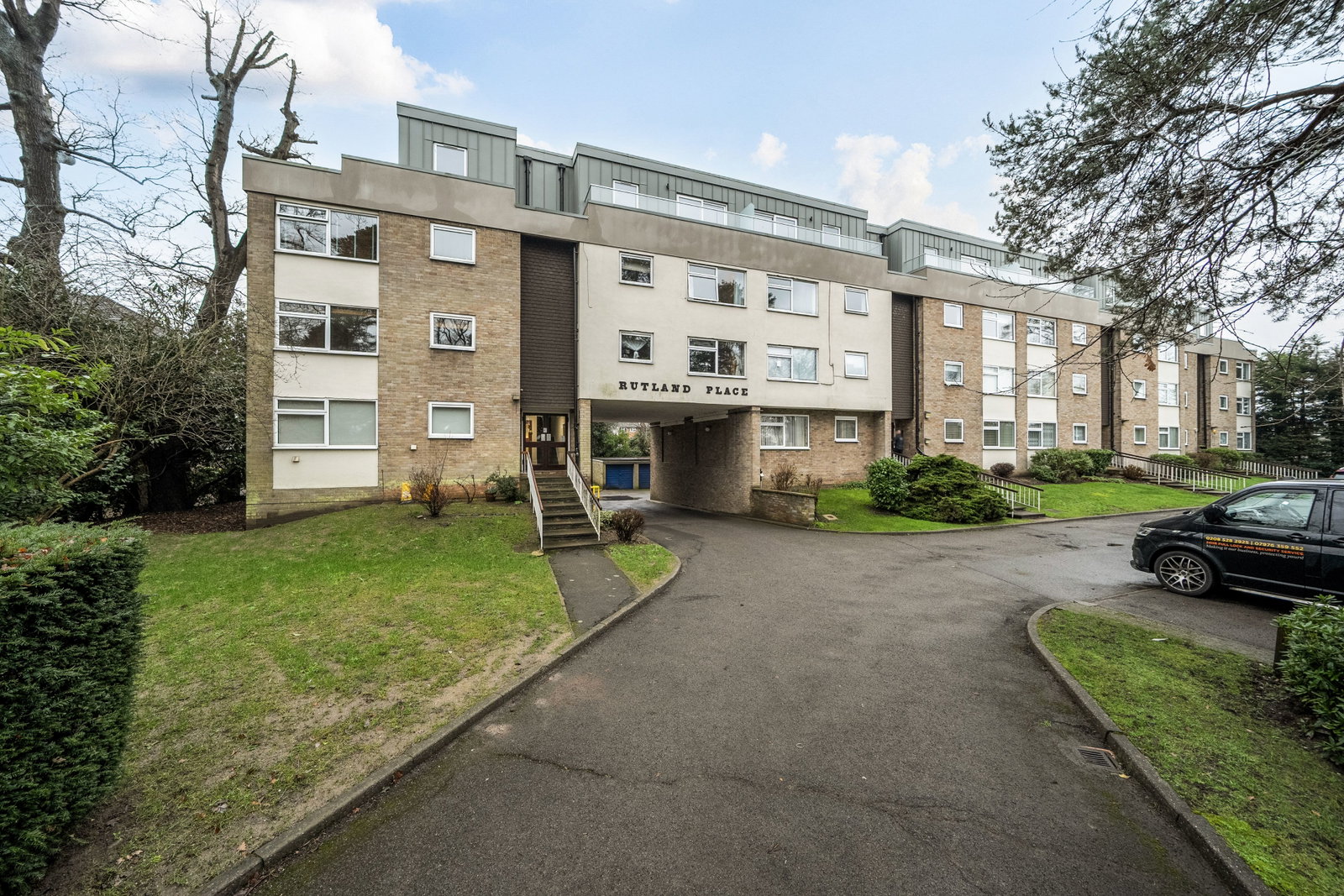 Flat in Bushey