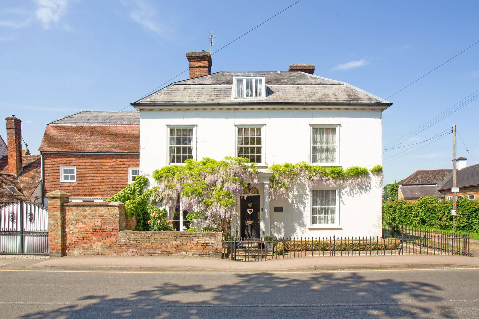 Link Detached House in Tonbridge