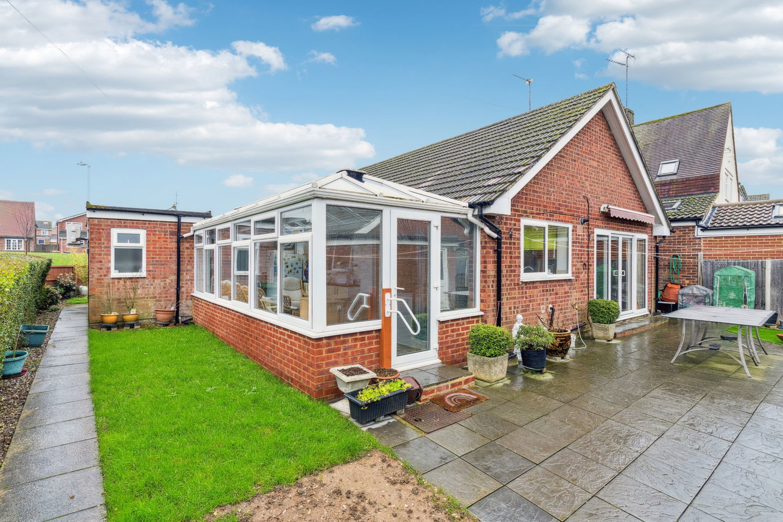 Bungalow in Dunstable