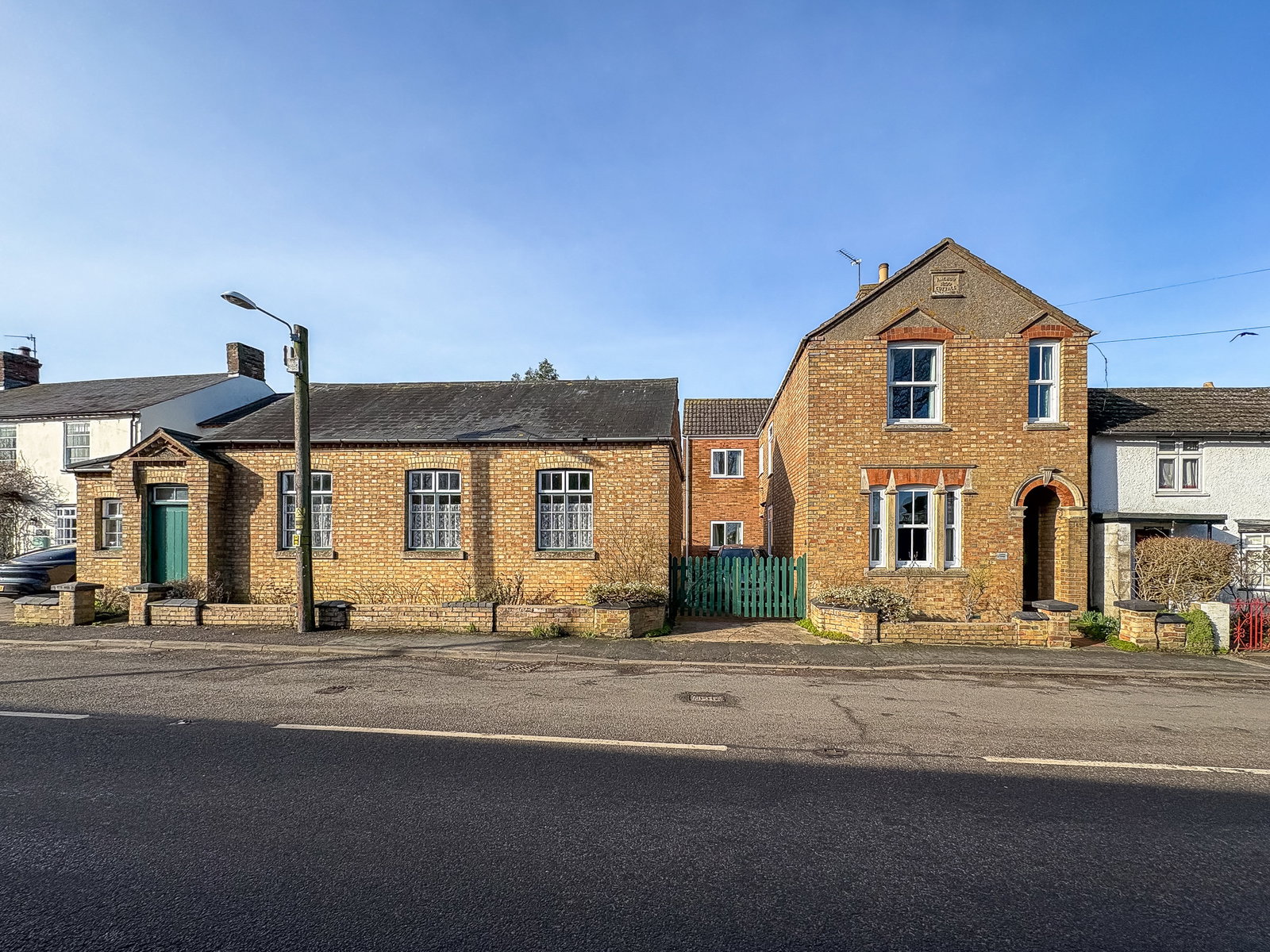 Detached House for sale in Huntingdon, Anchor Cottage, Station Road, Catworth, 1412 m²