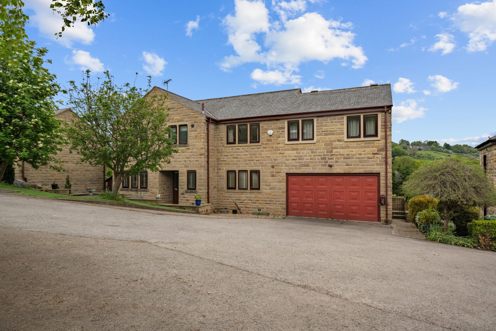 Detached House in Halifax