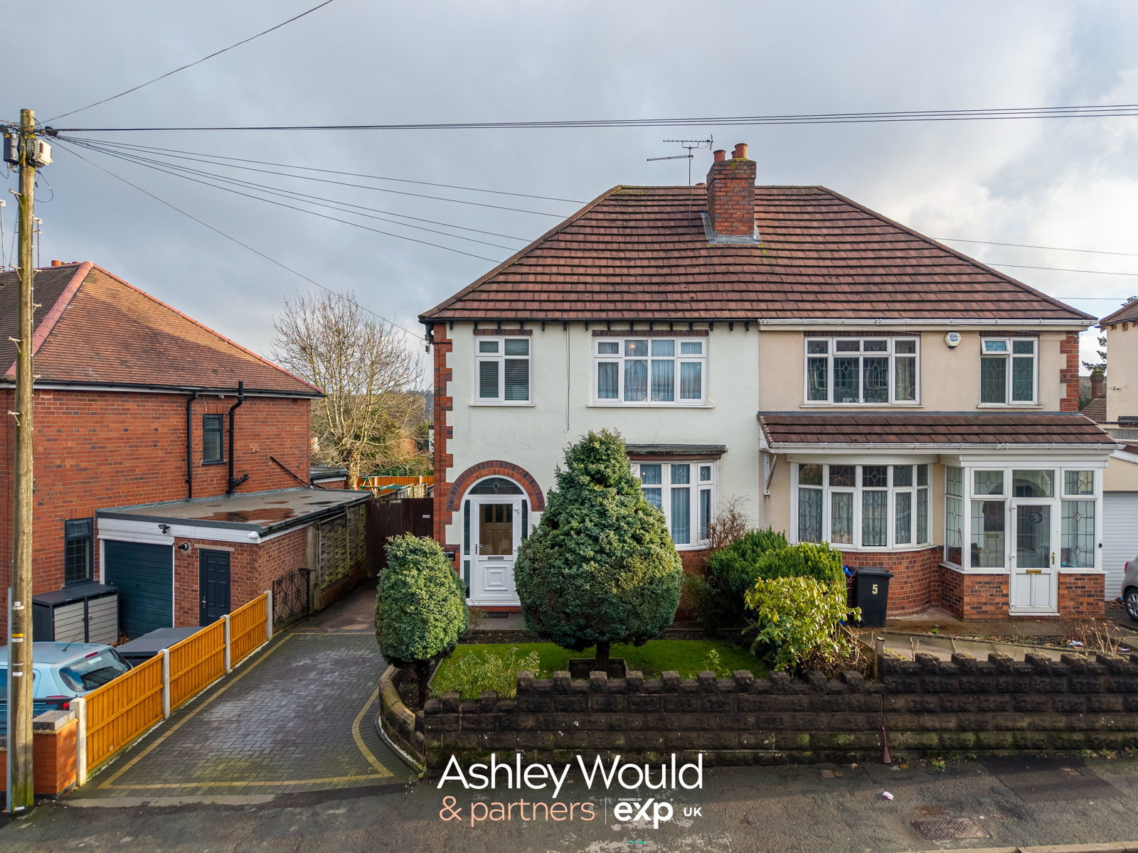 Semi Detached House in Dudley