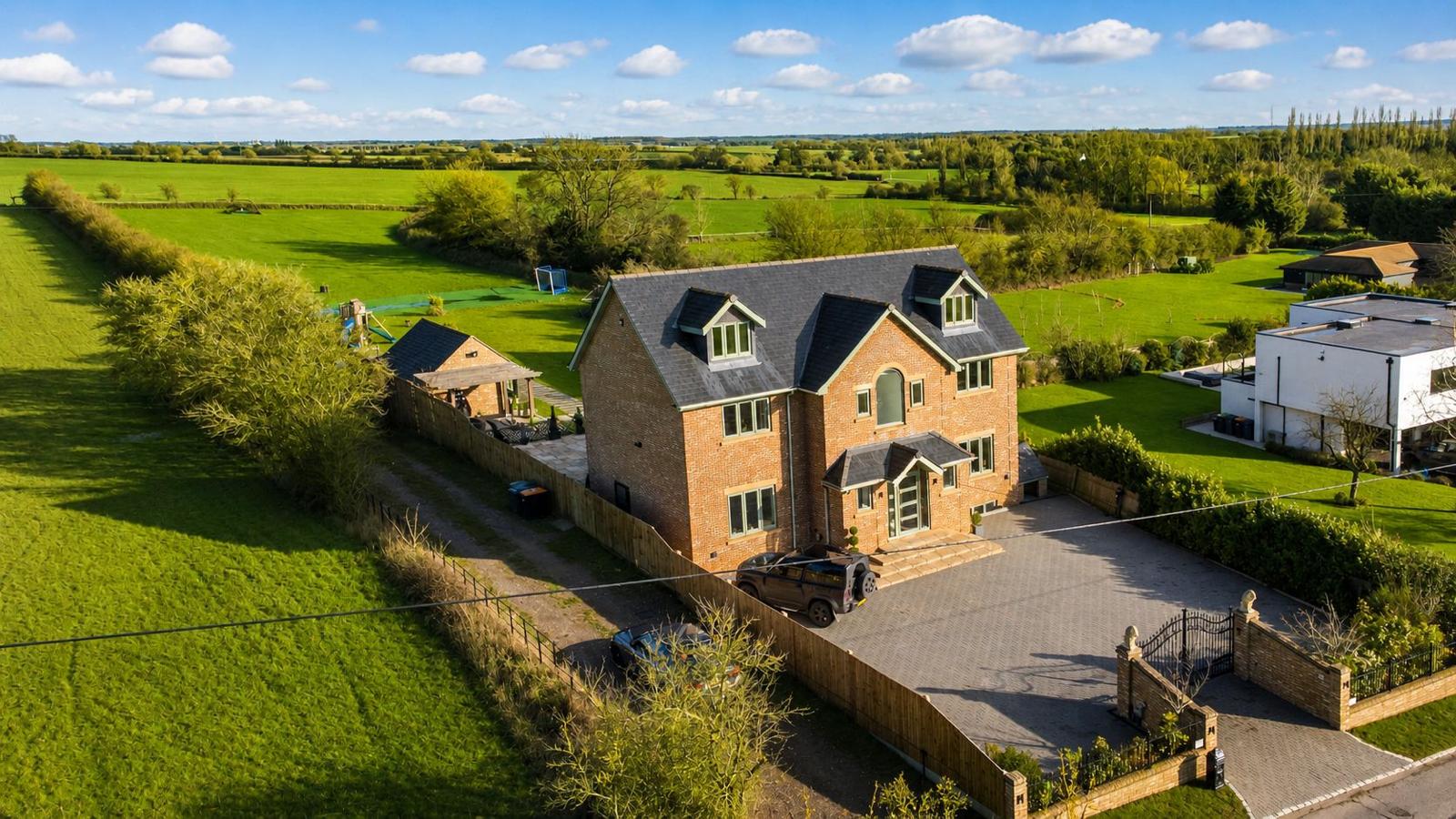 Detached House in Bedford