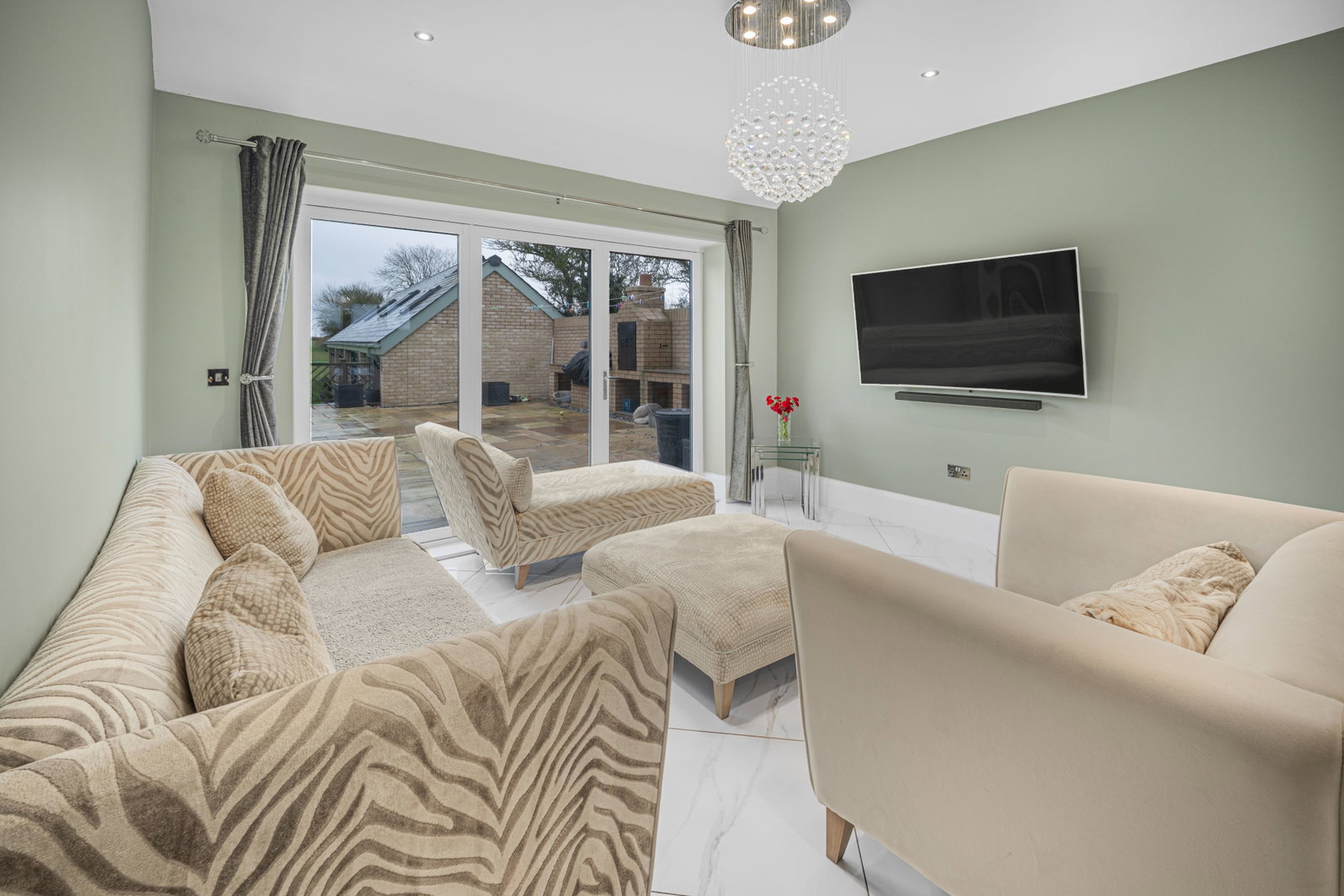 Detached House in Bedford