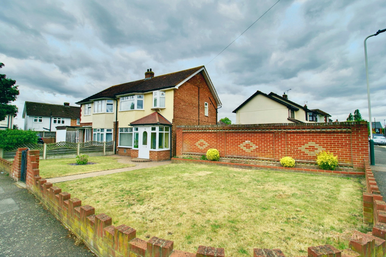 Semi Detached House in Rainham