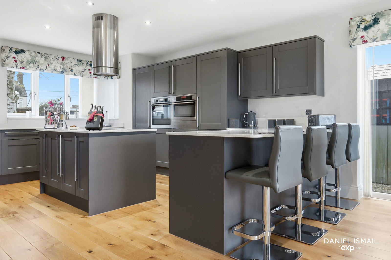 Detached House in Southend-on-sea