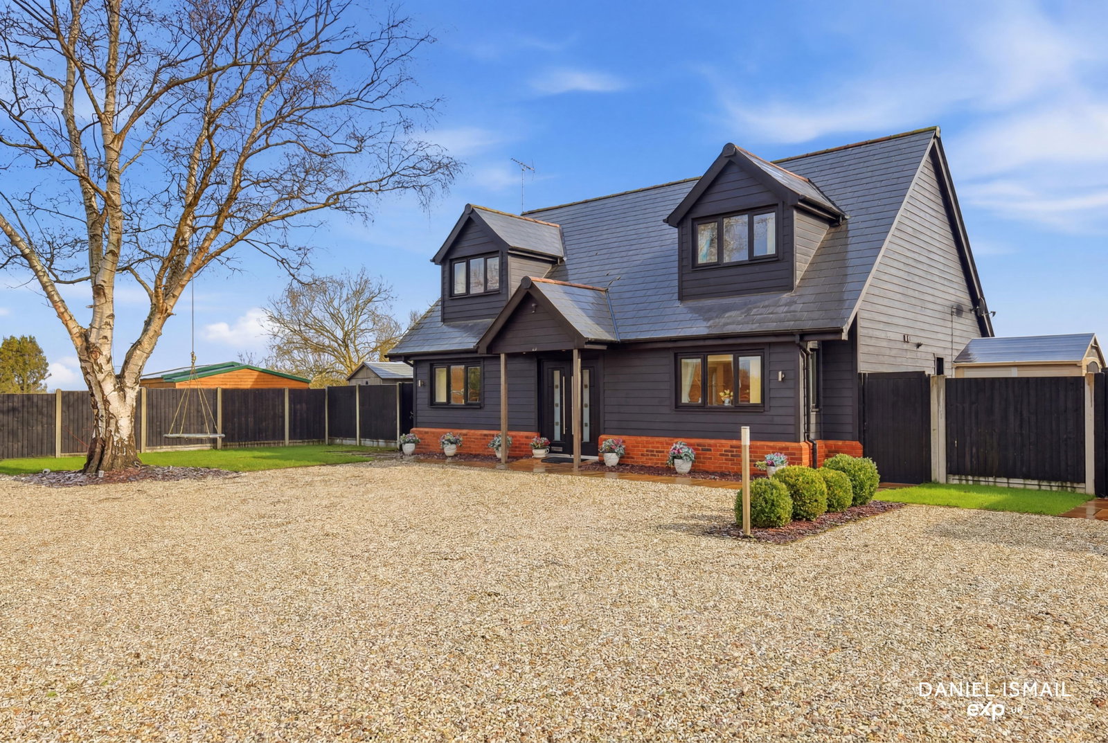 Detached House in Southend-on-sea