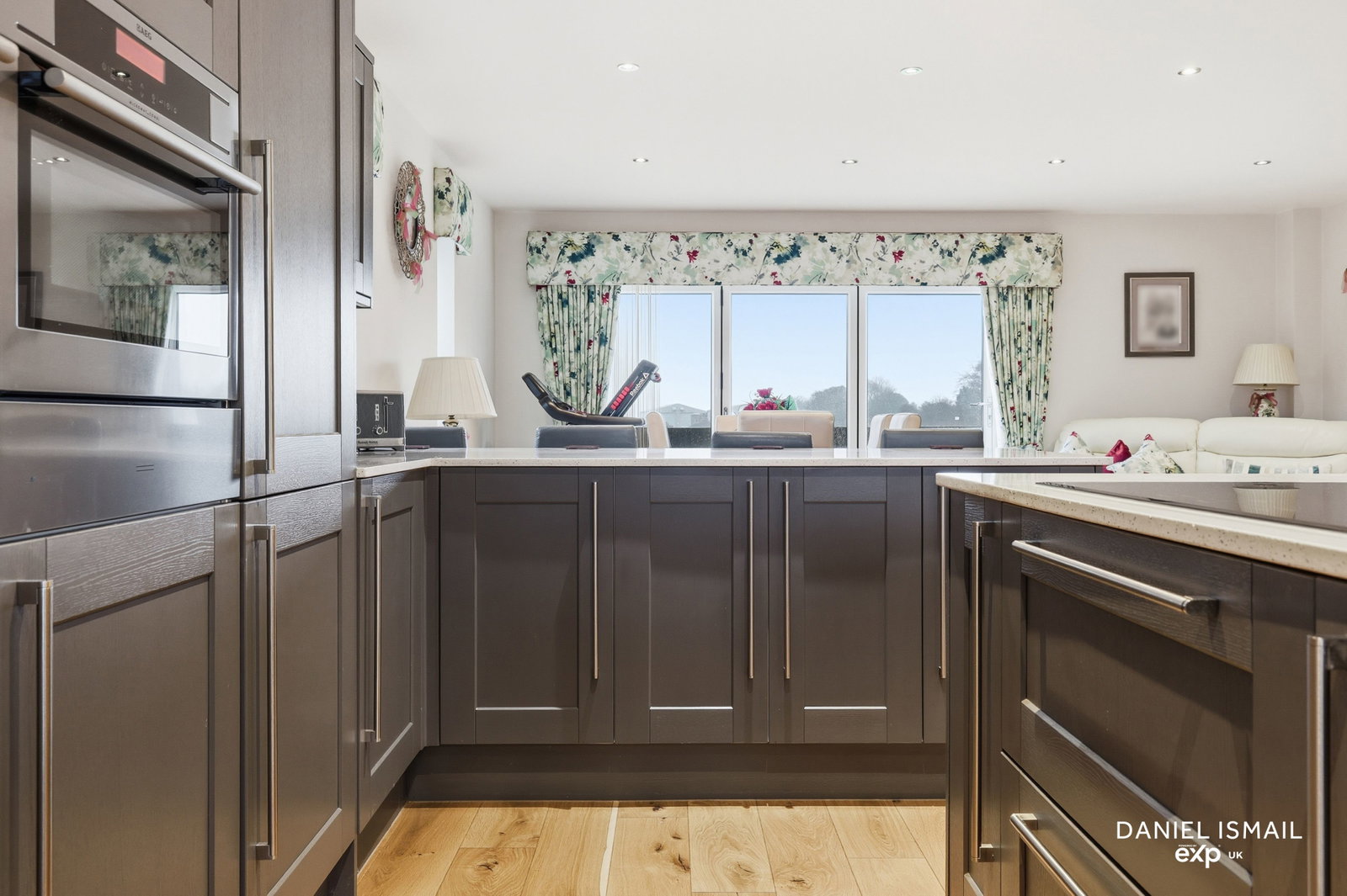 Detached House in Southend-on-sea