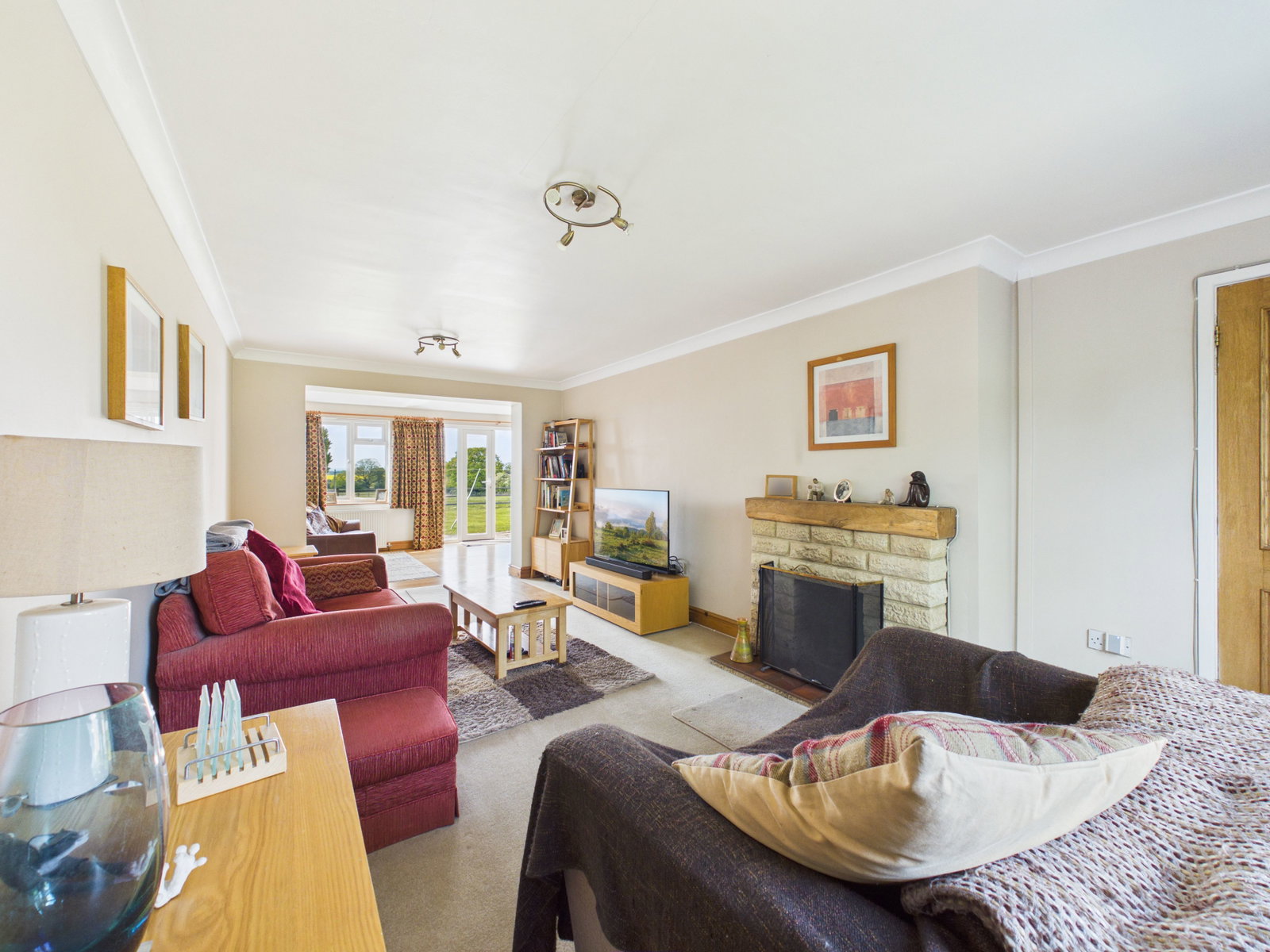 Semi Detached House in Worcester
