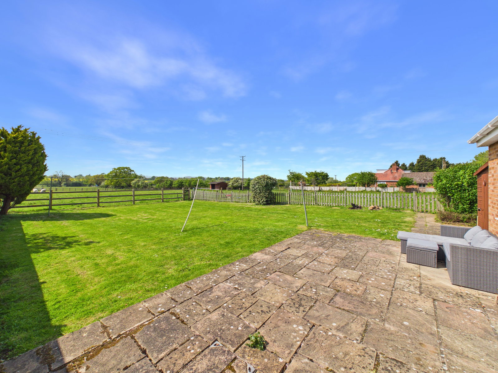 Semi Detached House in Worcester