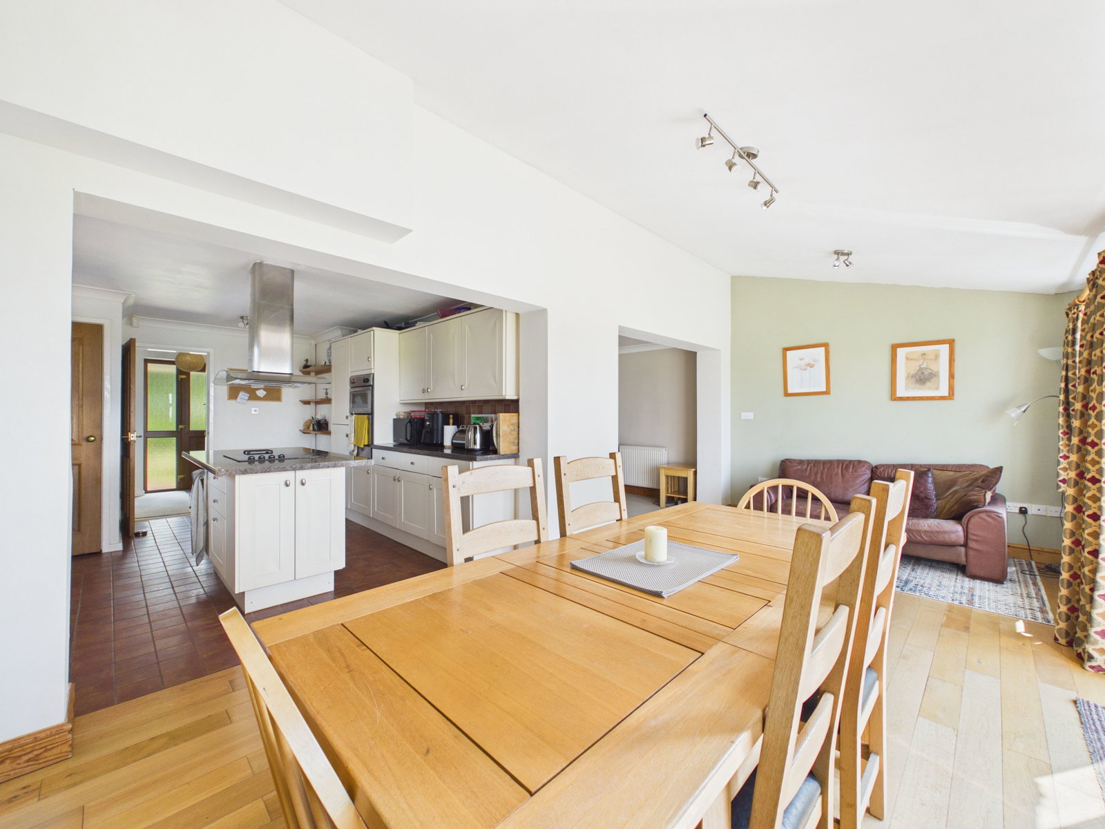 Semi Detached House in Worcester
