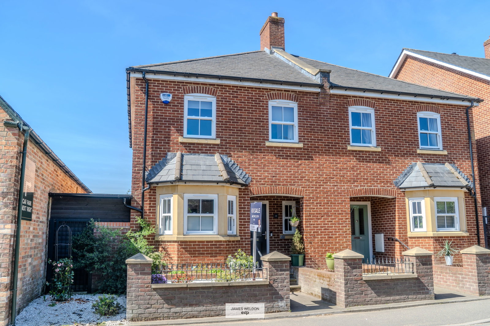 Semi Detached House in Wimborne 