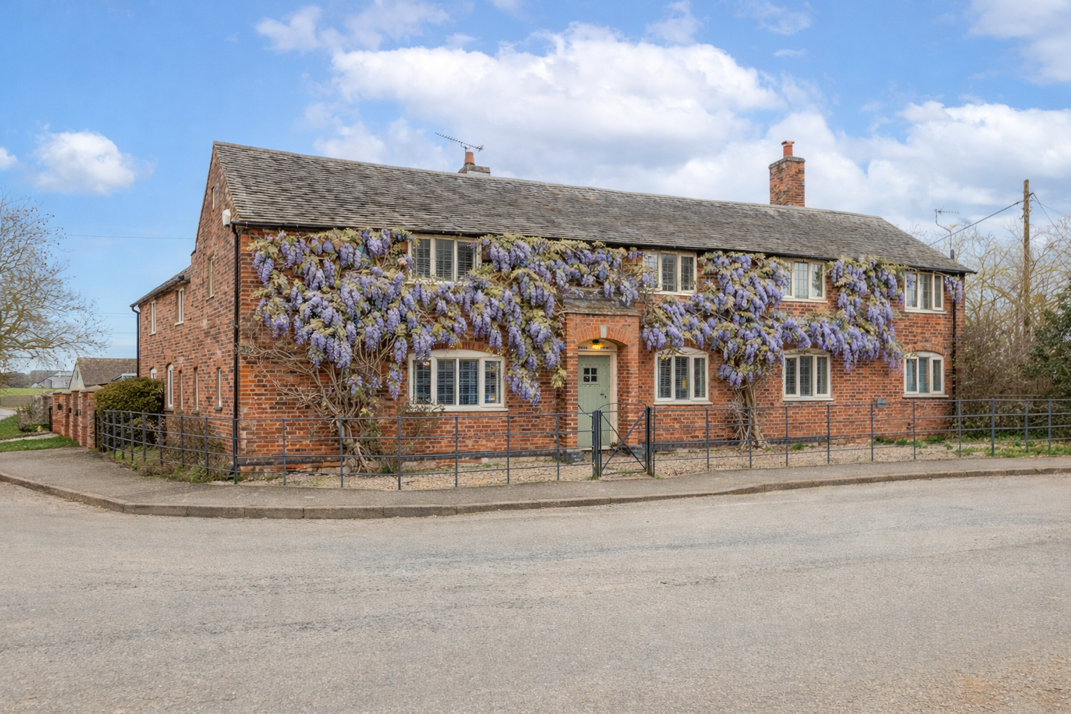 Detached House in Bilstone