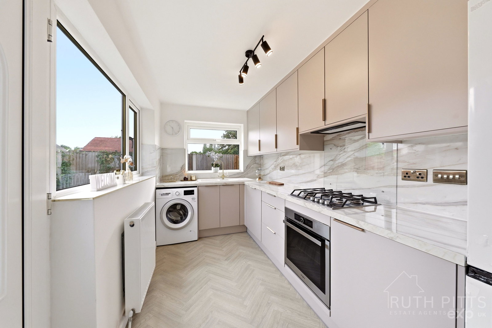 Semi Detached House in Pontefract 2