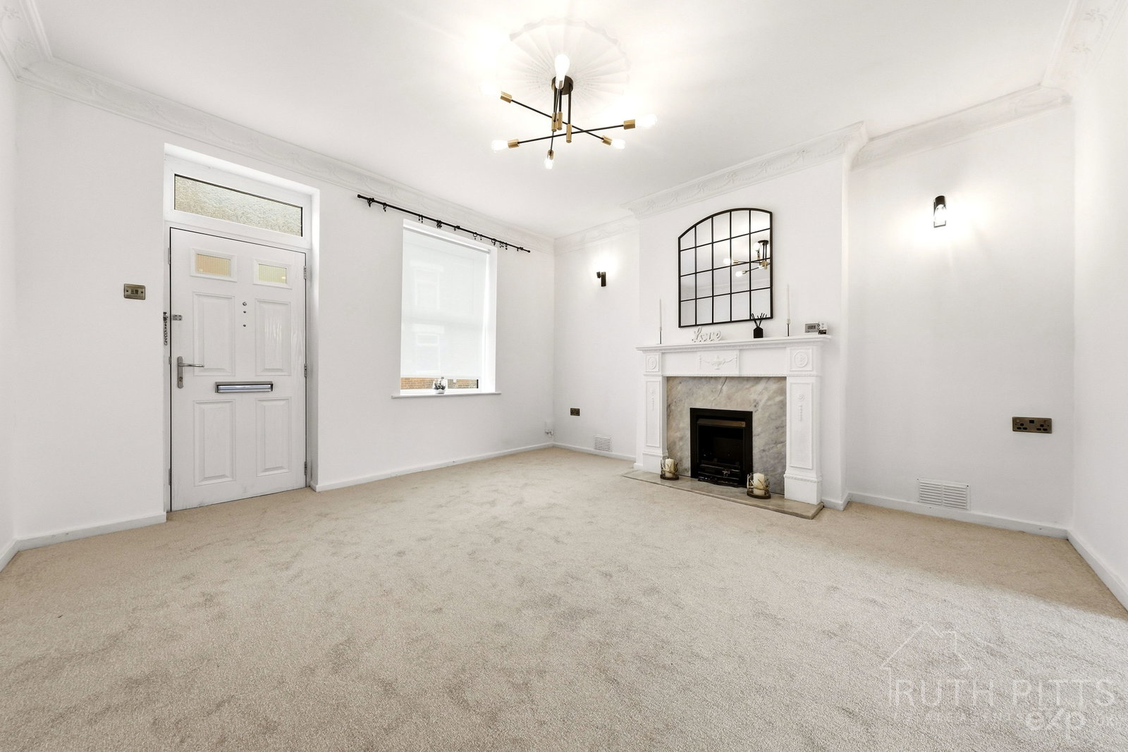 Semi Detached House for sale in Pontefract, New Street, Ackworth, WF7