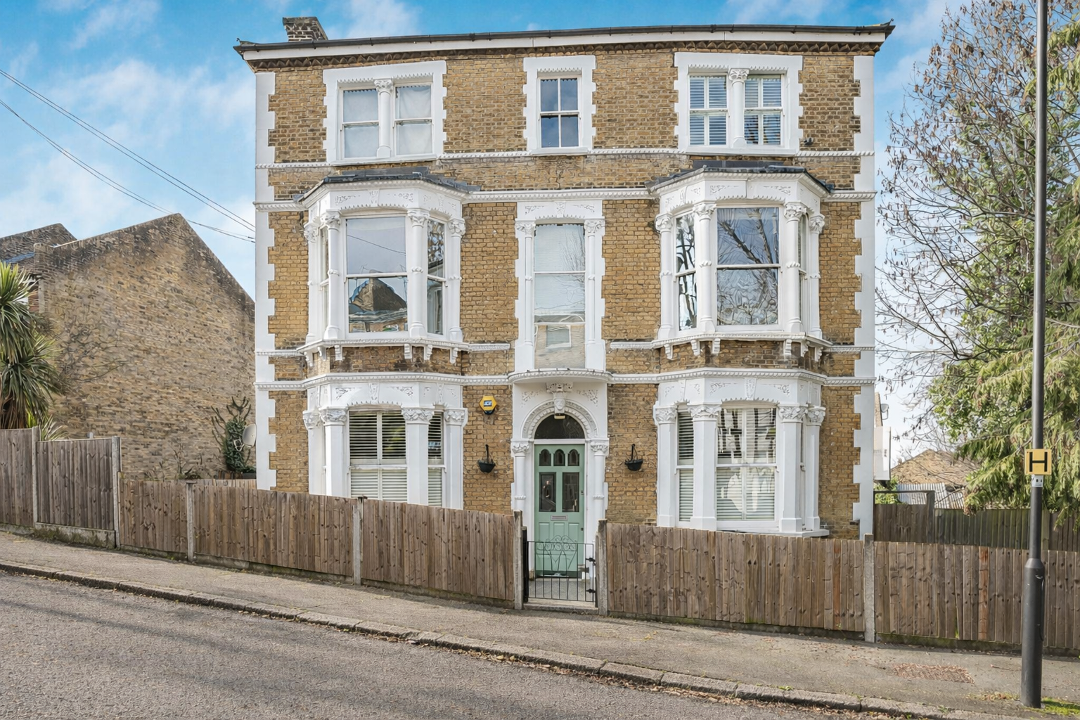 Ground Floor Flat in London