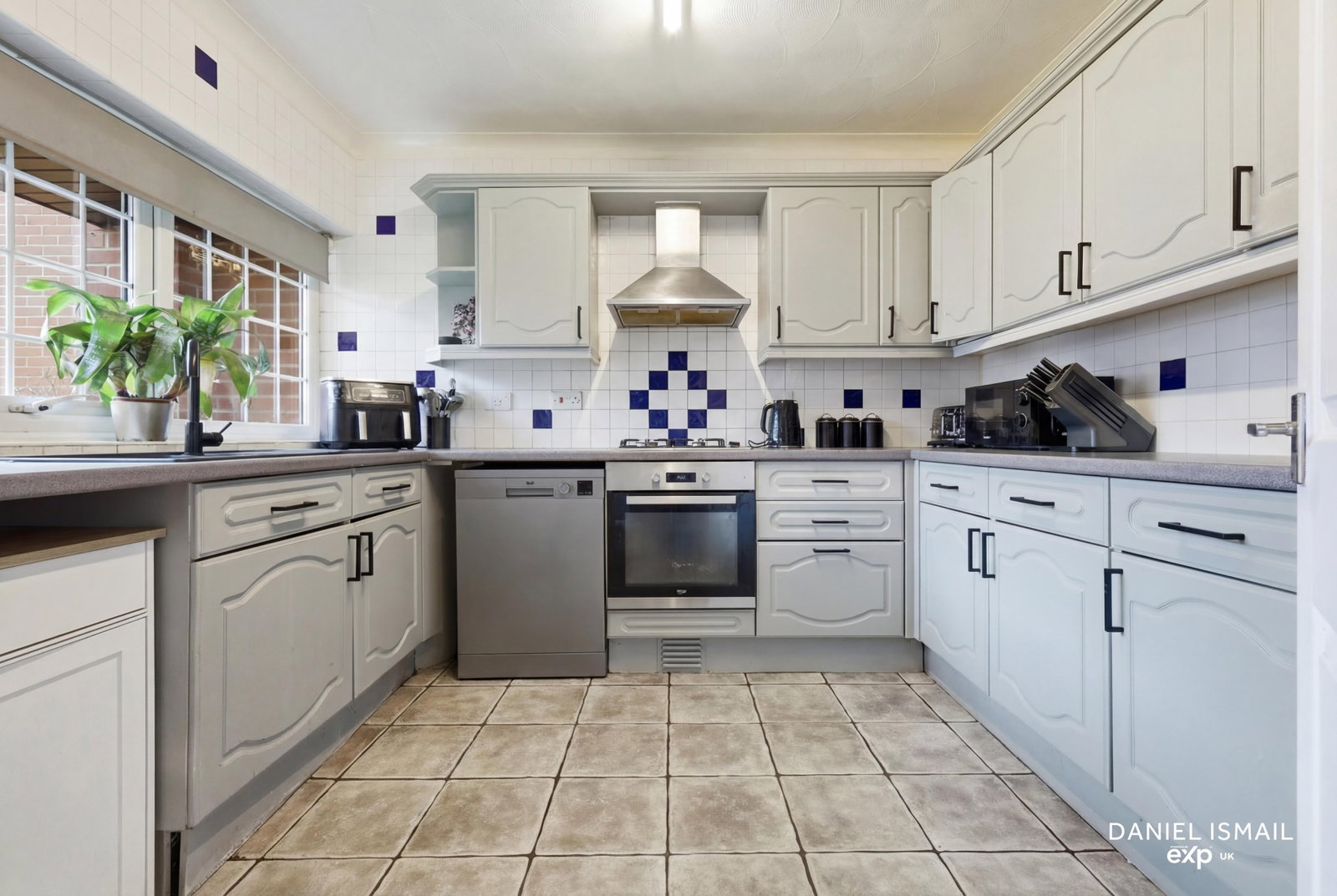 Detached House in Basildon