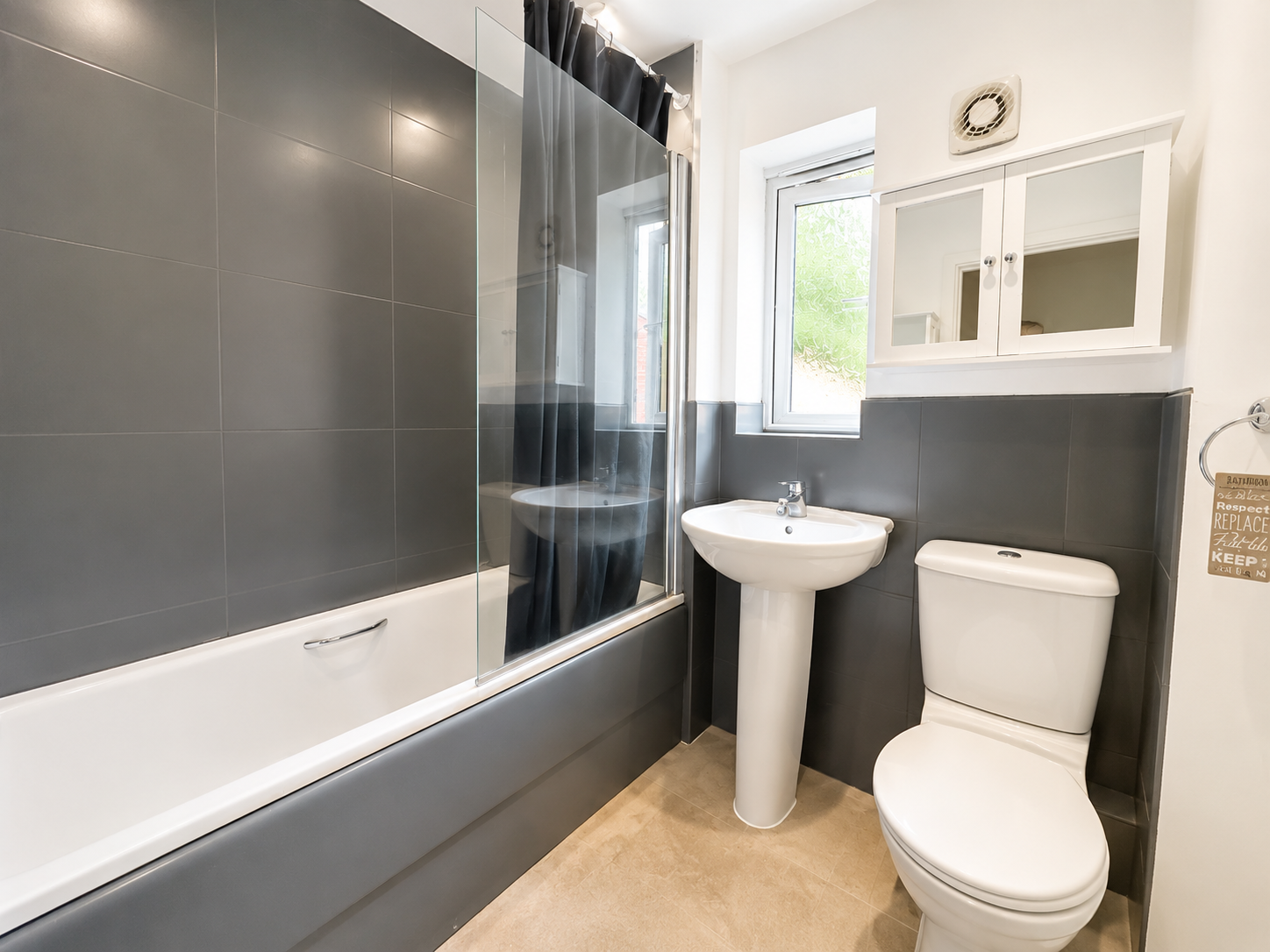 Semi Detached House in Leicester