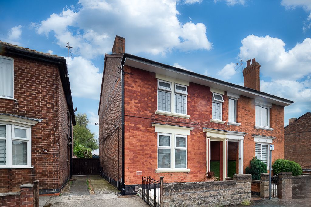Semi Detached House in Nottingham