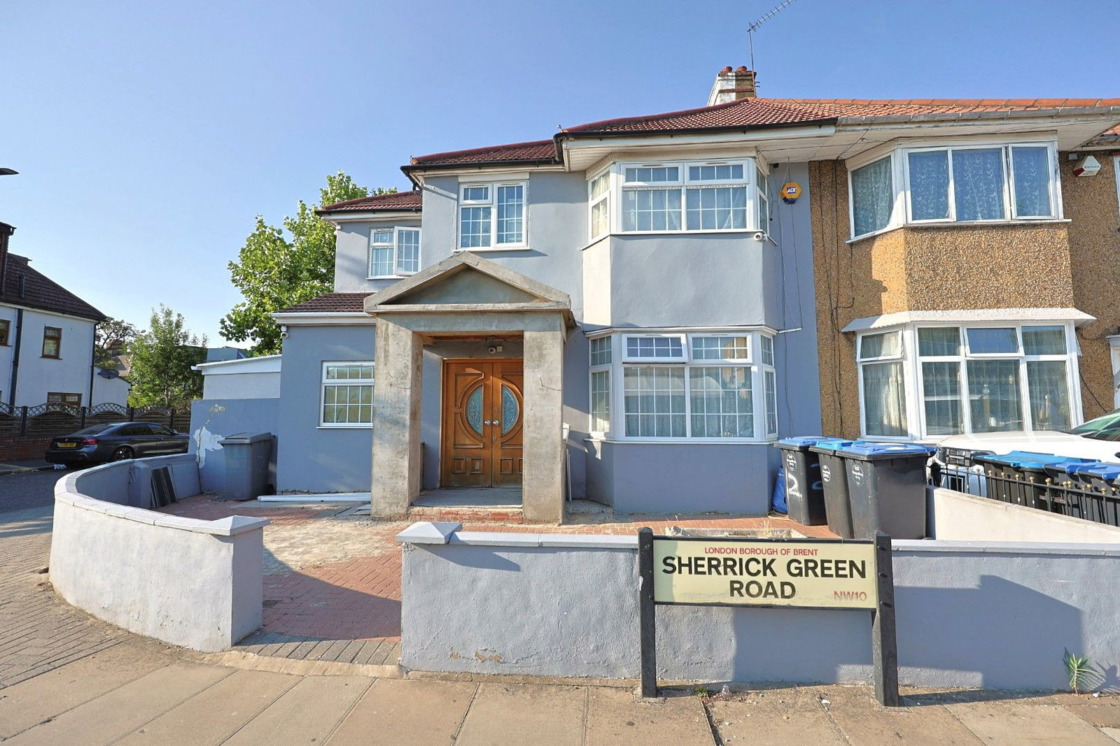 Semi Detached House in London