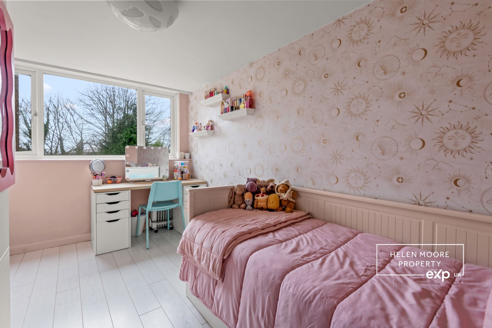 Semi Detached House in Plymstock
