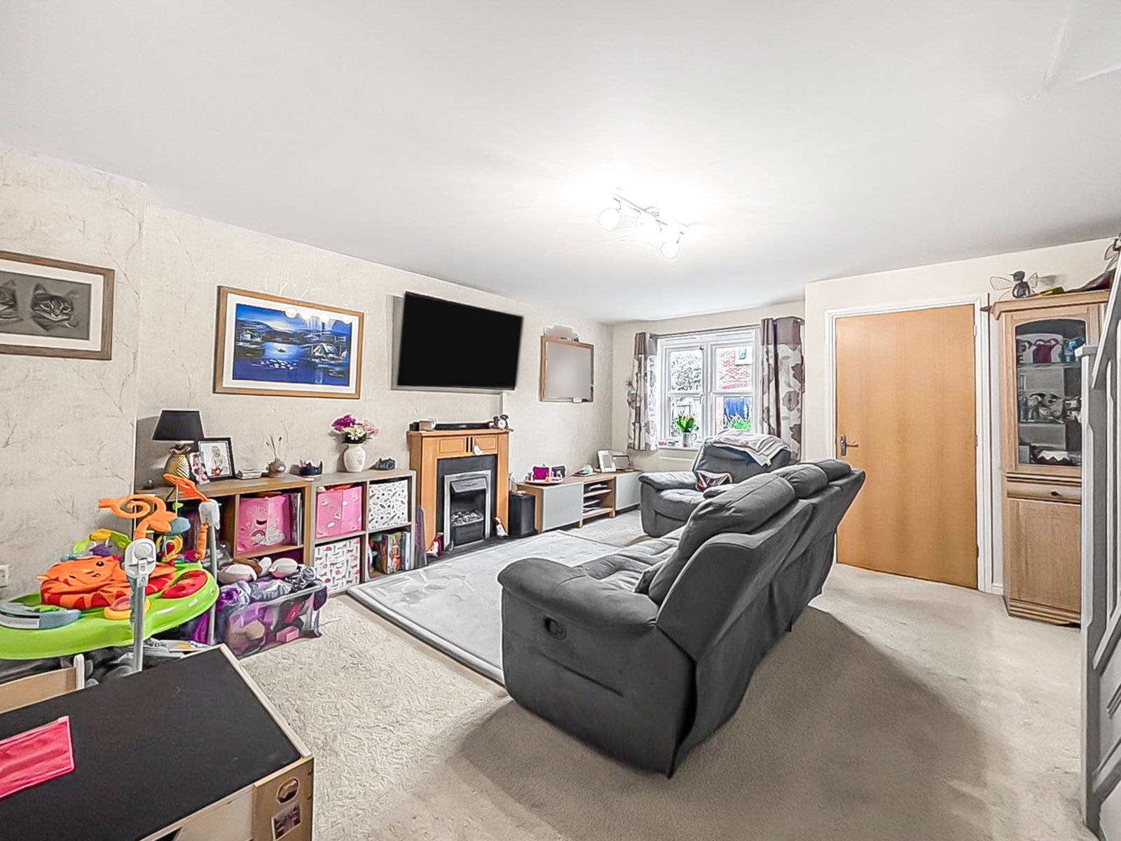 Semi Detached House in Gloucester