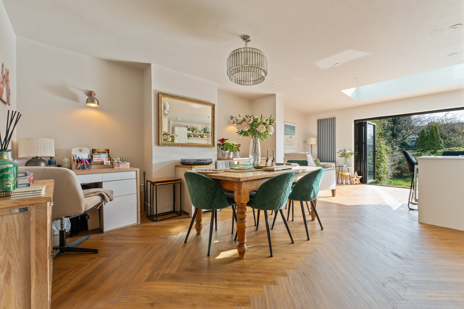 Detached House for sale in Salisbury, Ridgeway Road, Salisbury, SP1, 1644 m²