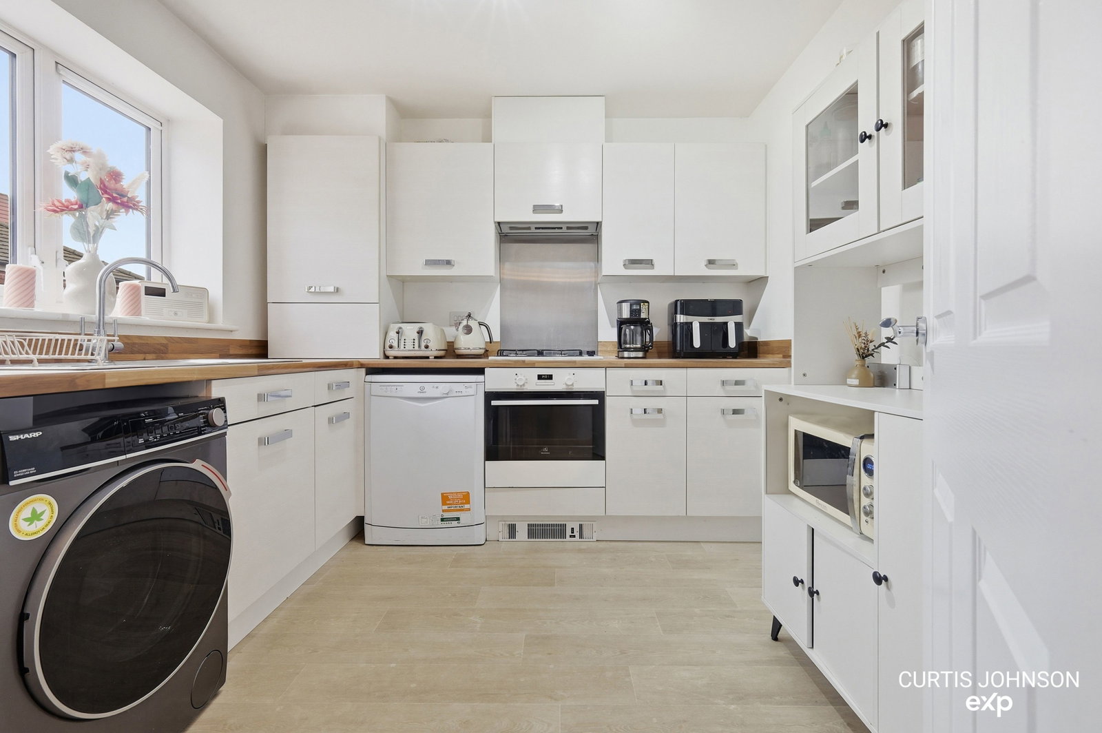 Semi Detached House in Grays