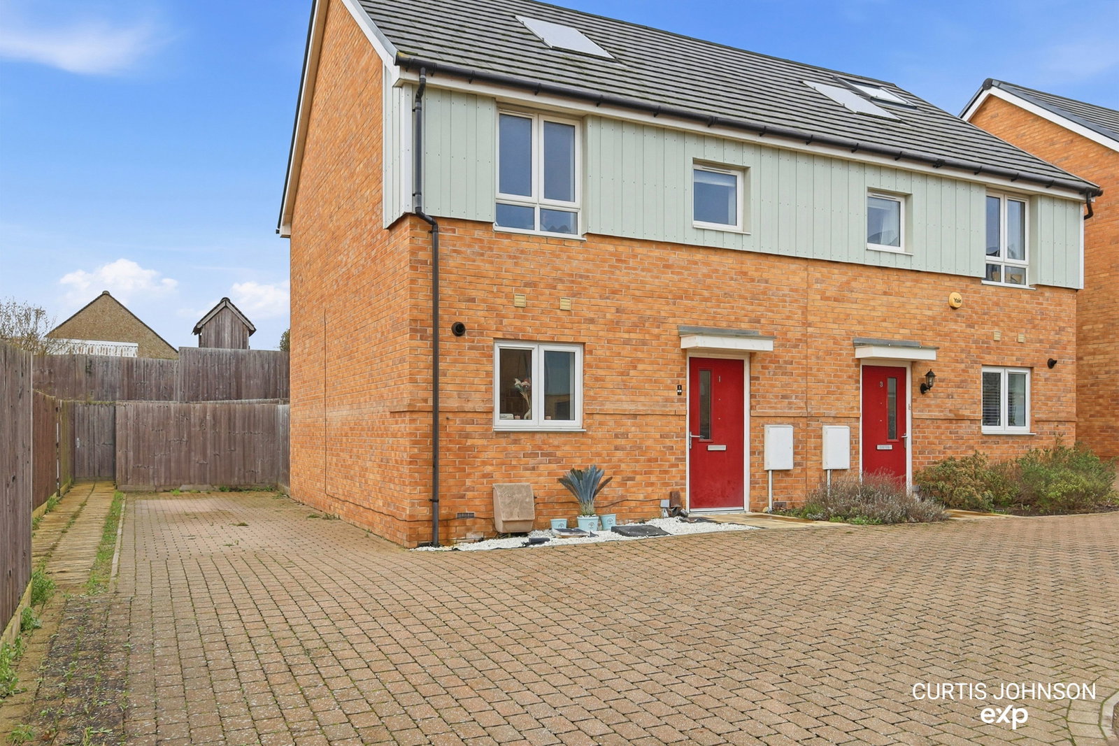 Semi Detached House in Grays