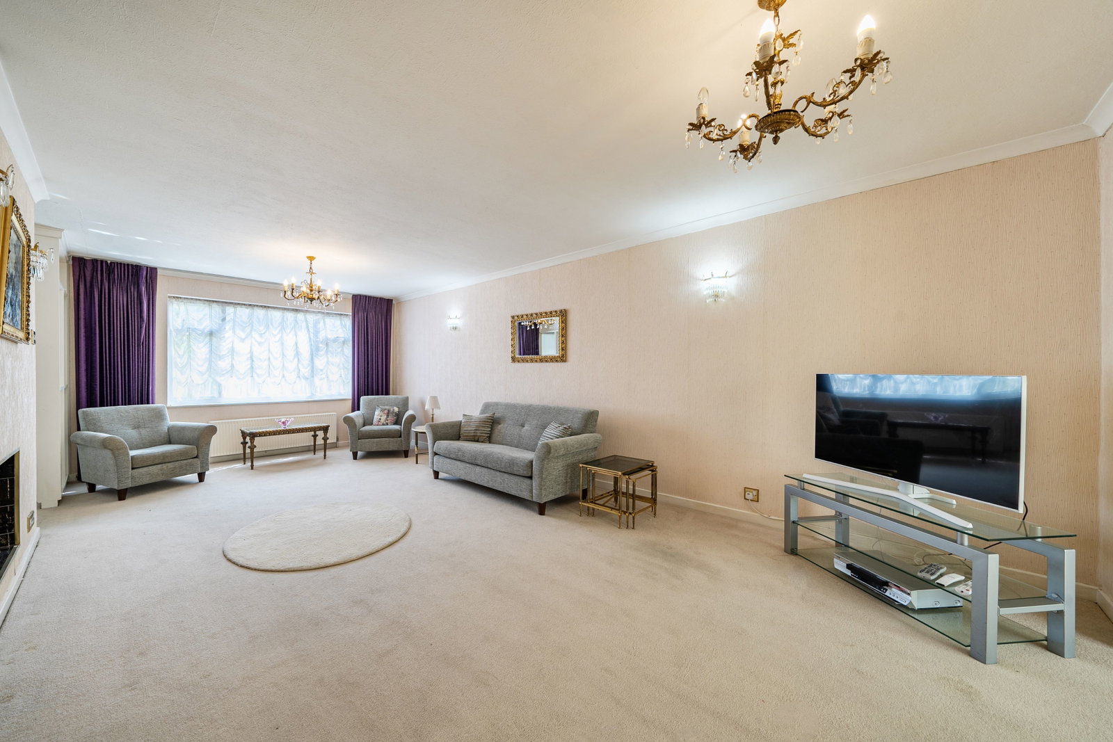 Semi Detached House in Bushey