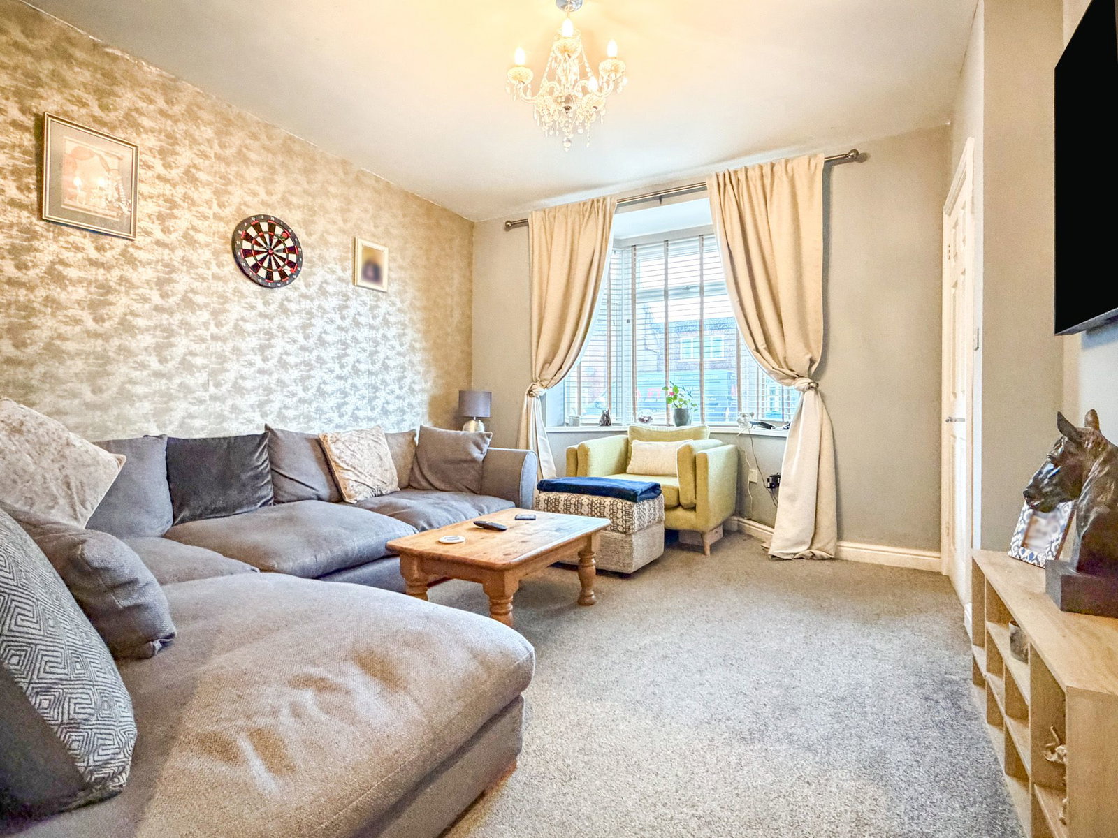 Semi Detached House in Hull