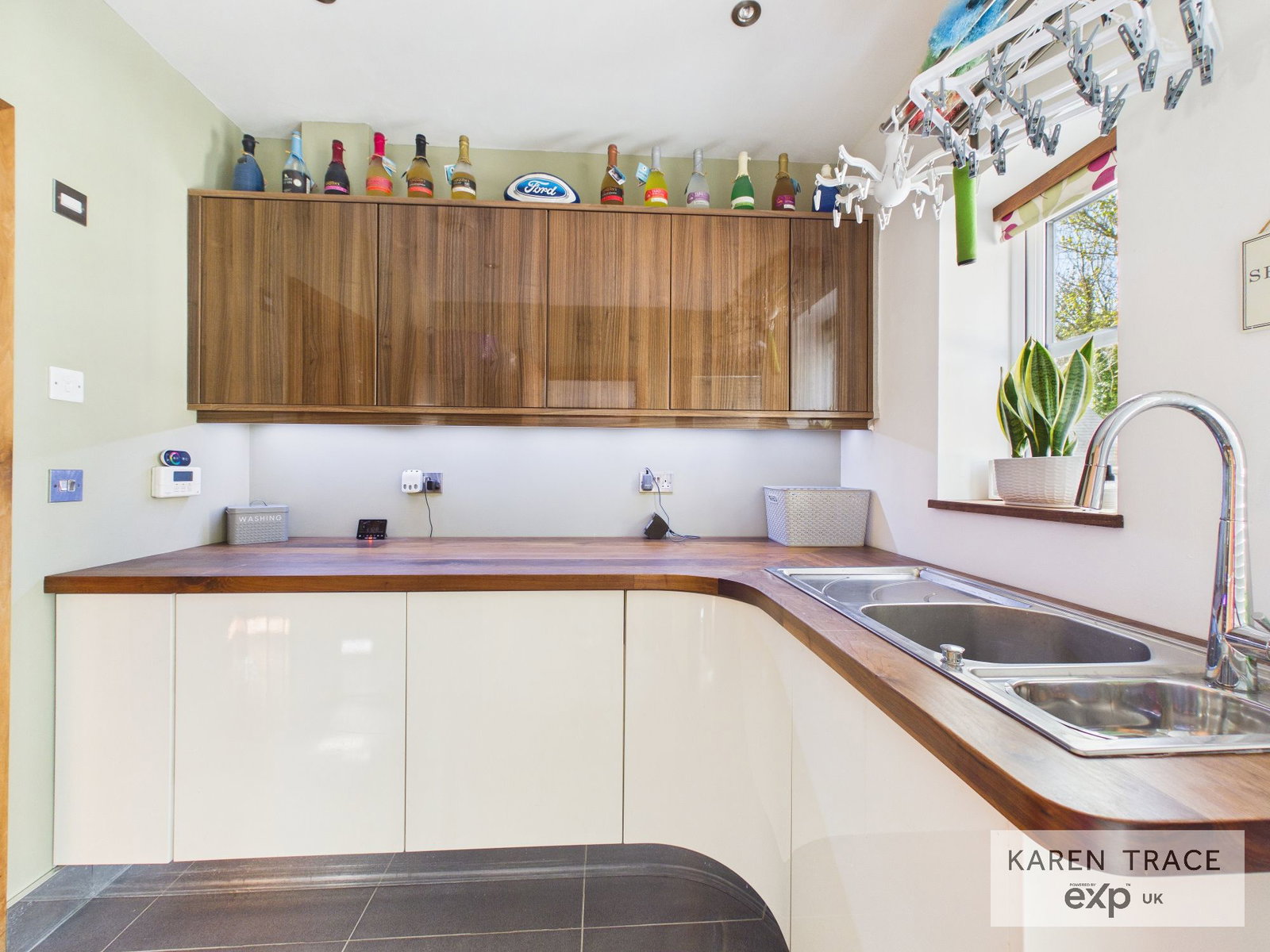 Detached House in Par