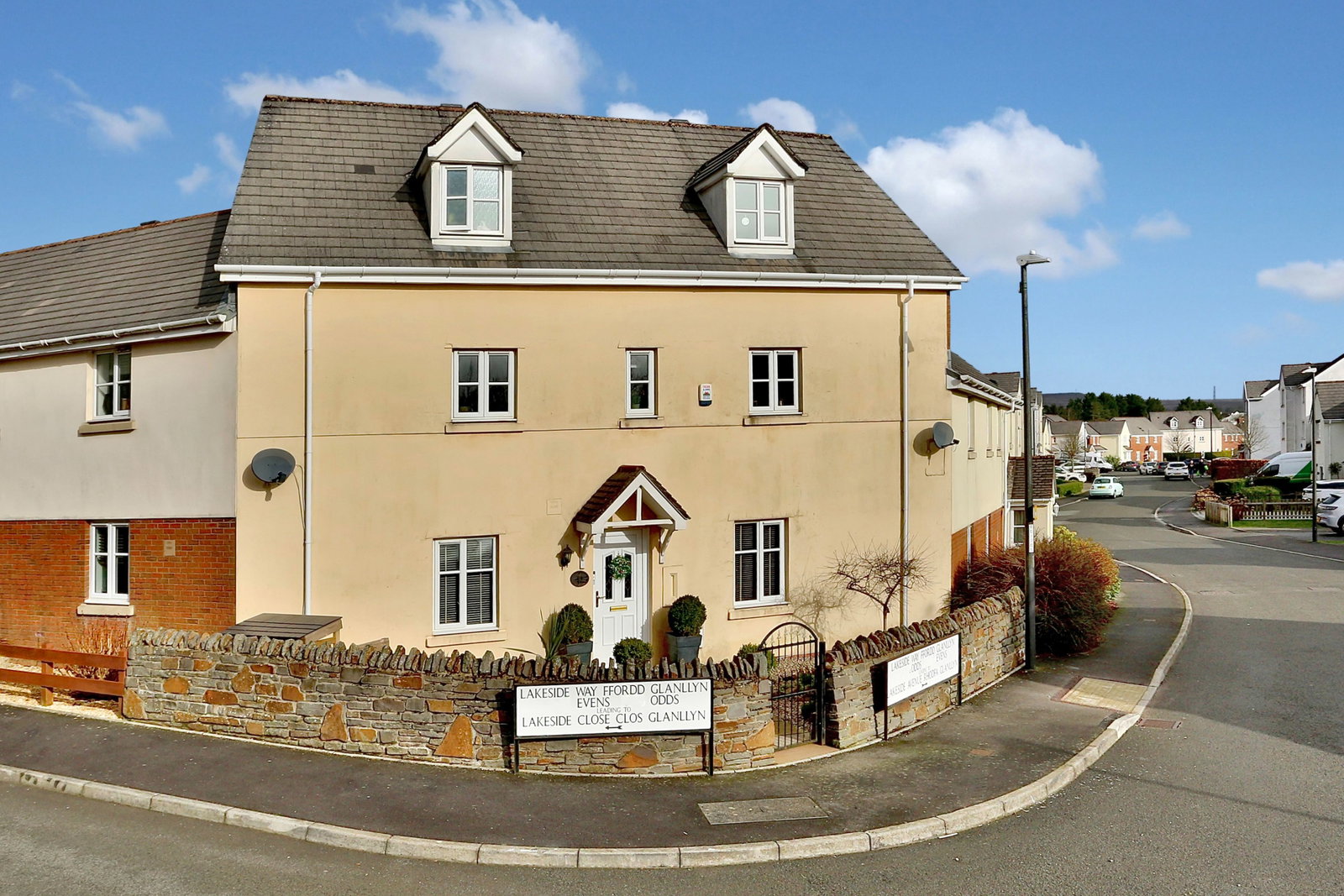 Town House in Ebbw Vale