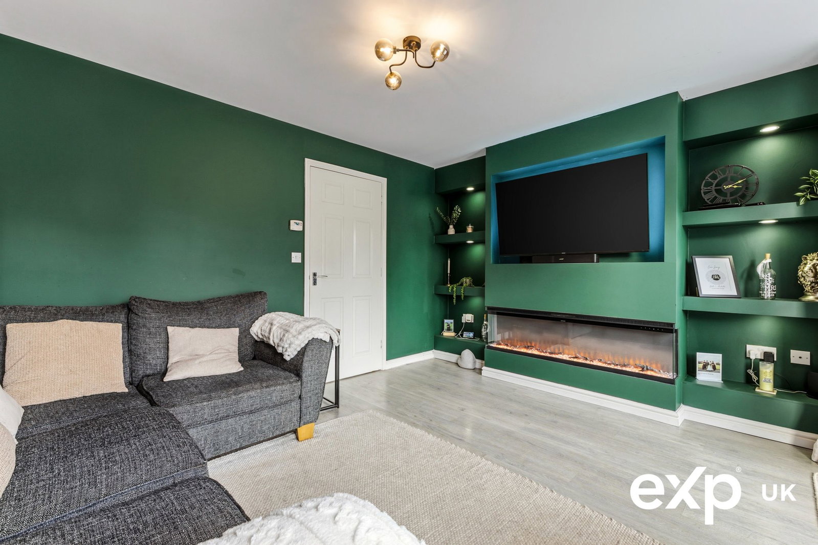 Semi Detached House in Newark