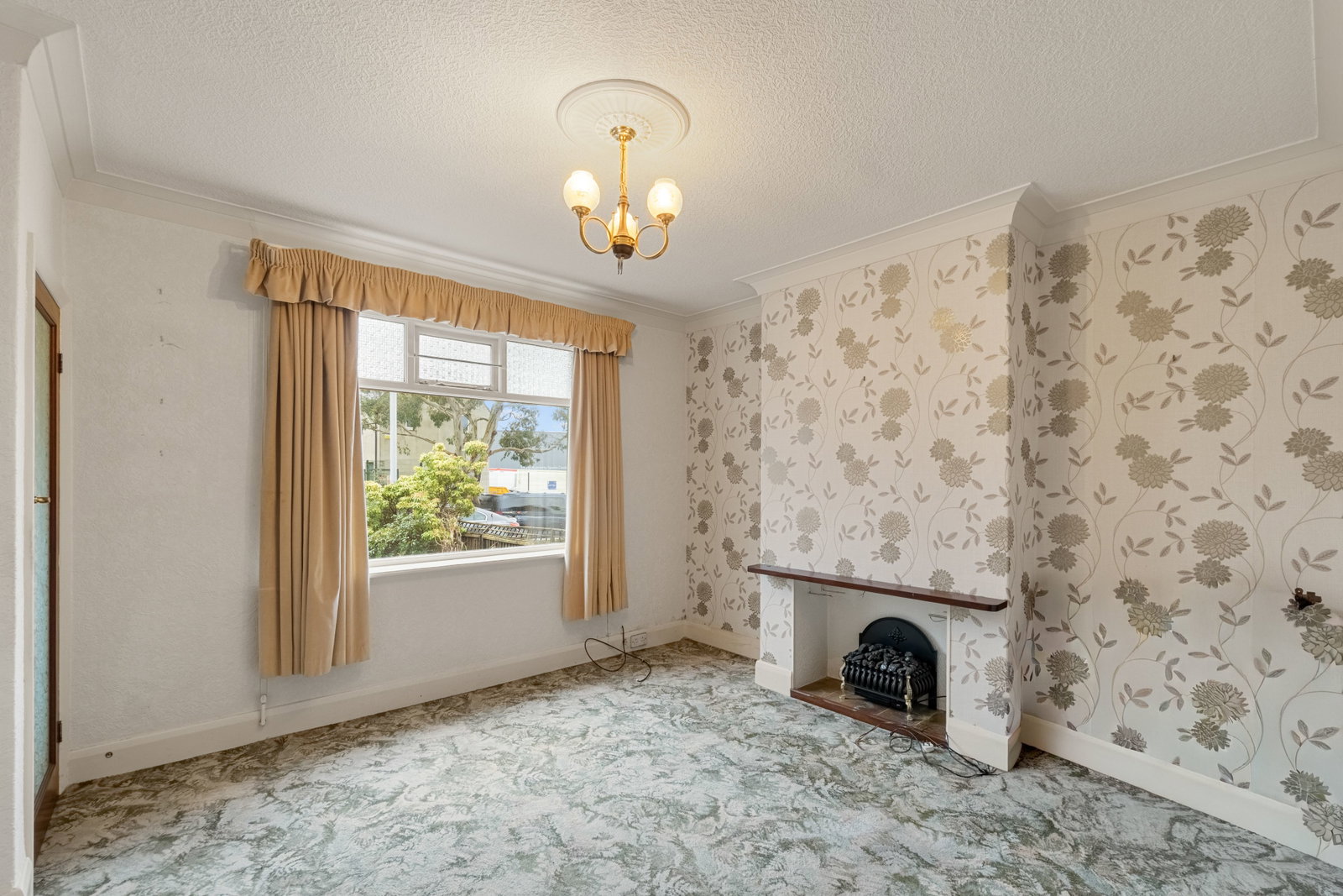 Semi Detached House in Bradford