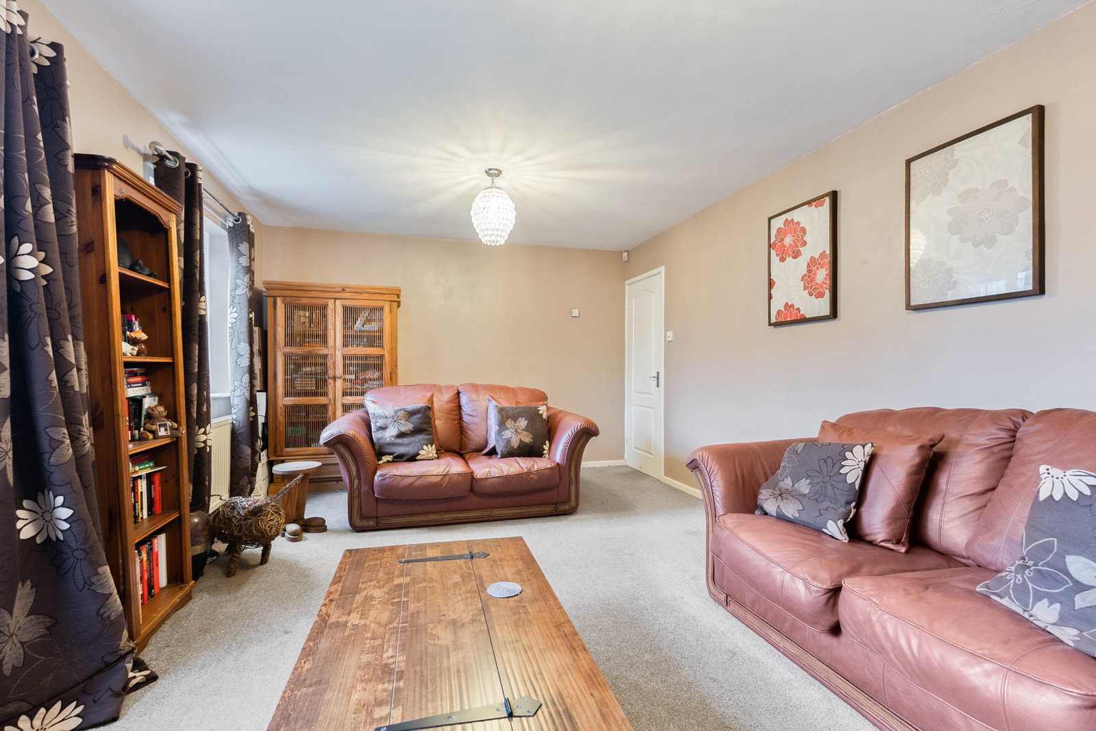 Detached House in Wakefield 2