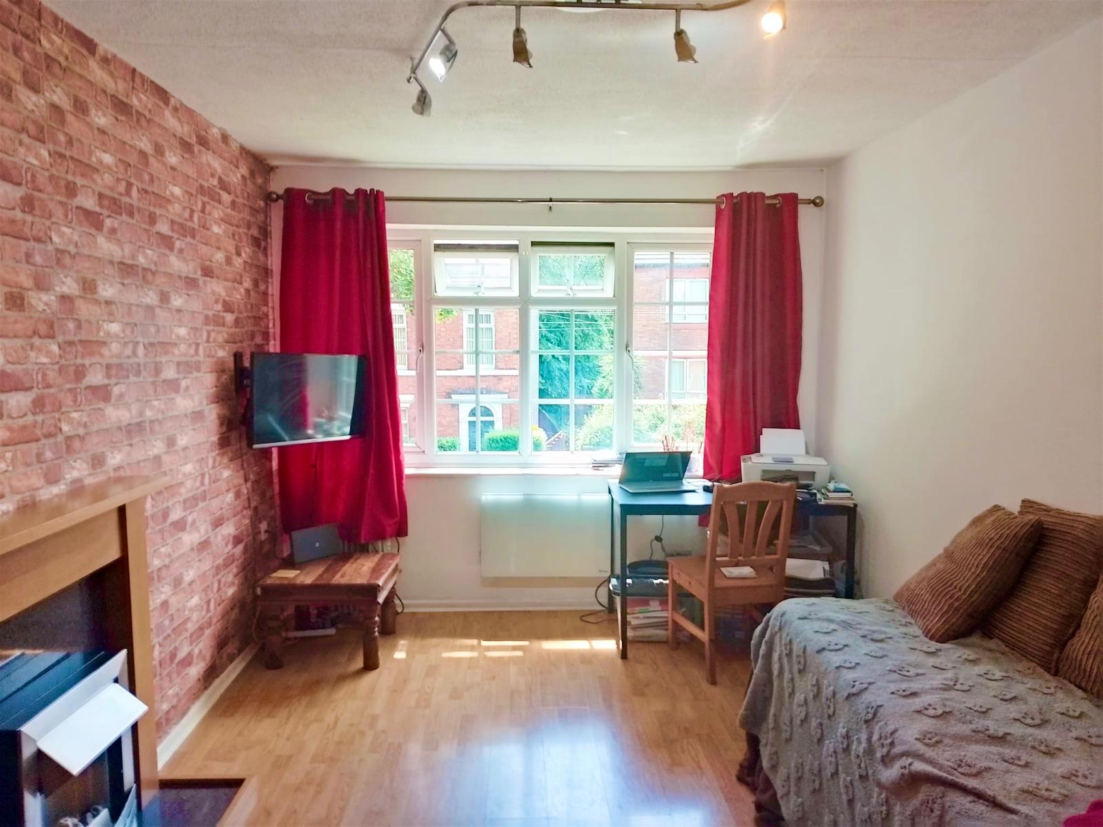 Flat in Stockport