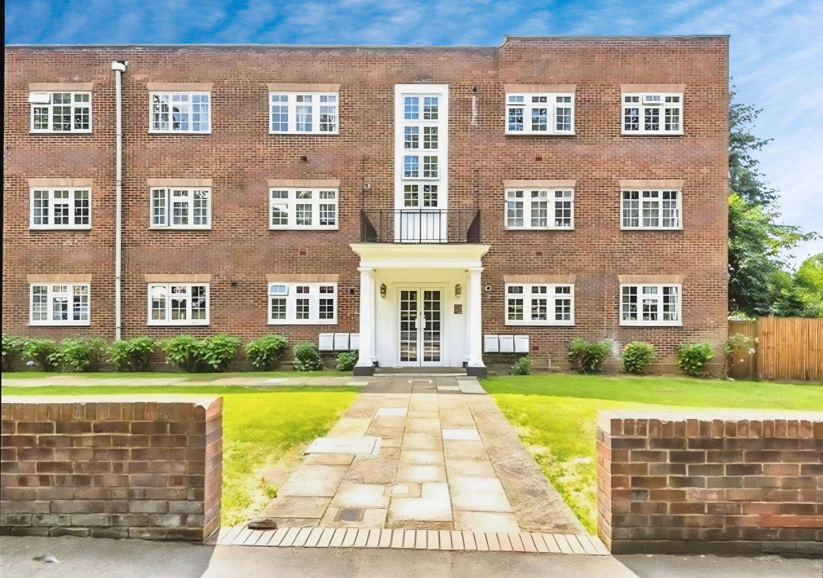Flat in Pinner
