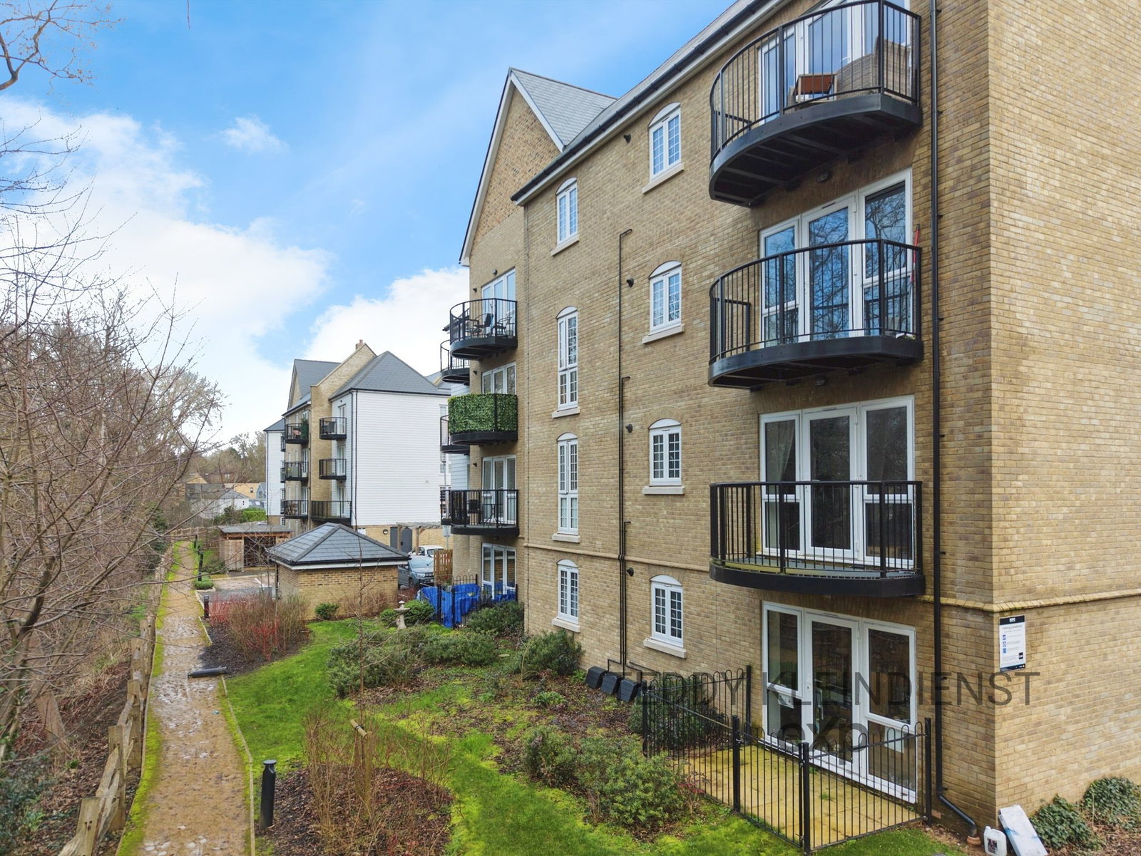 Flat in Worcester Park