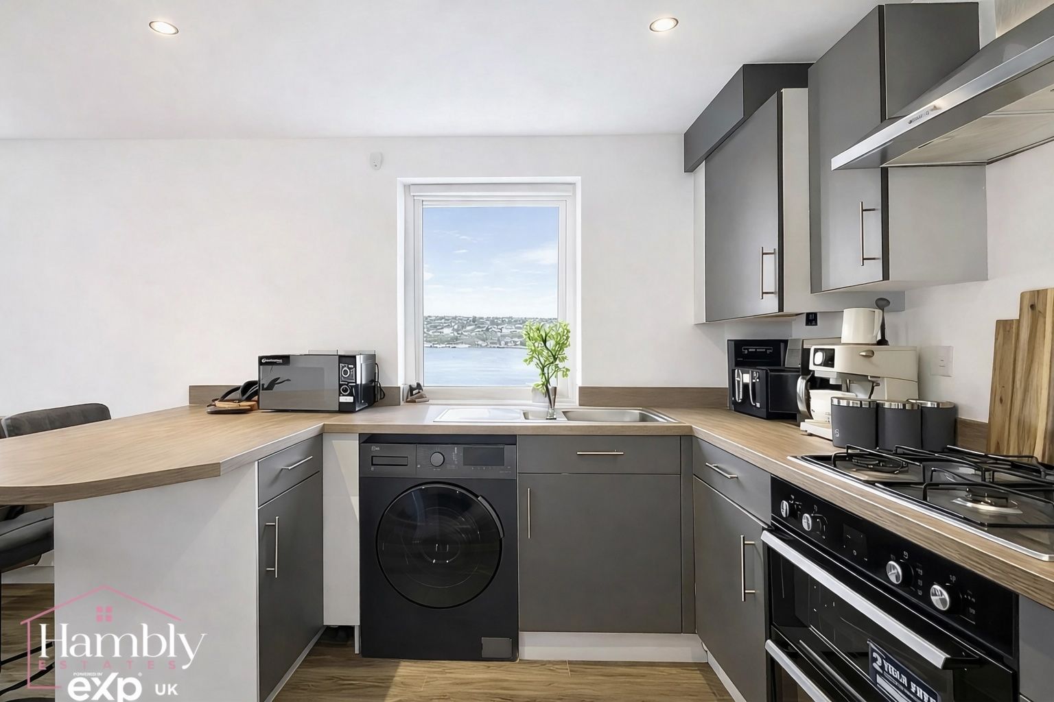 Flat in Barry