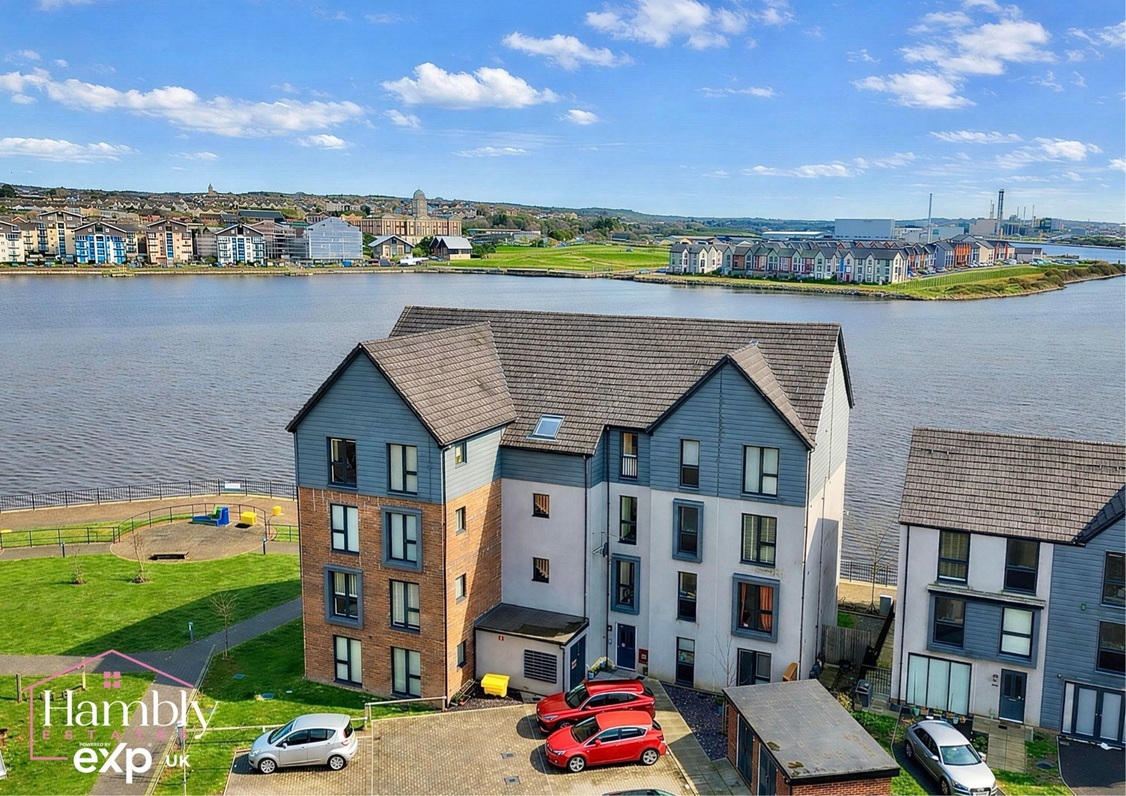 Flat in Barry