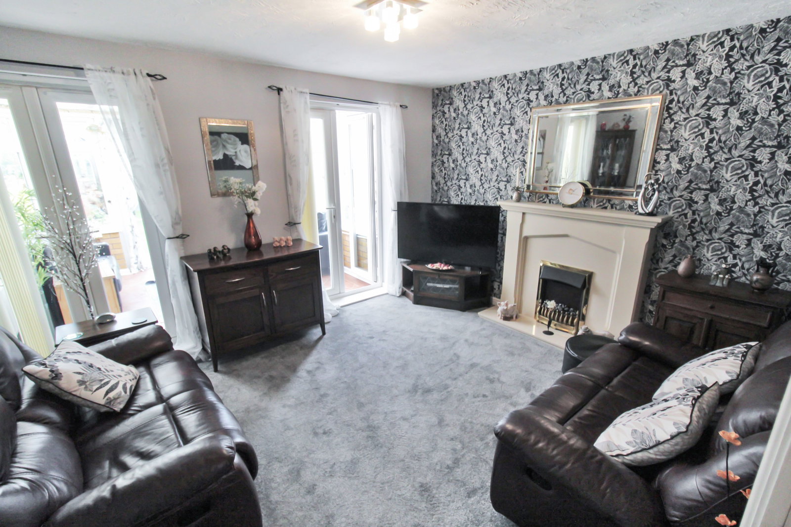 Semi Detached House in Stoke-on-trent