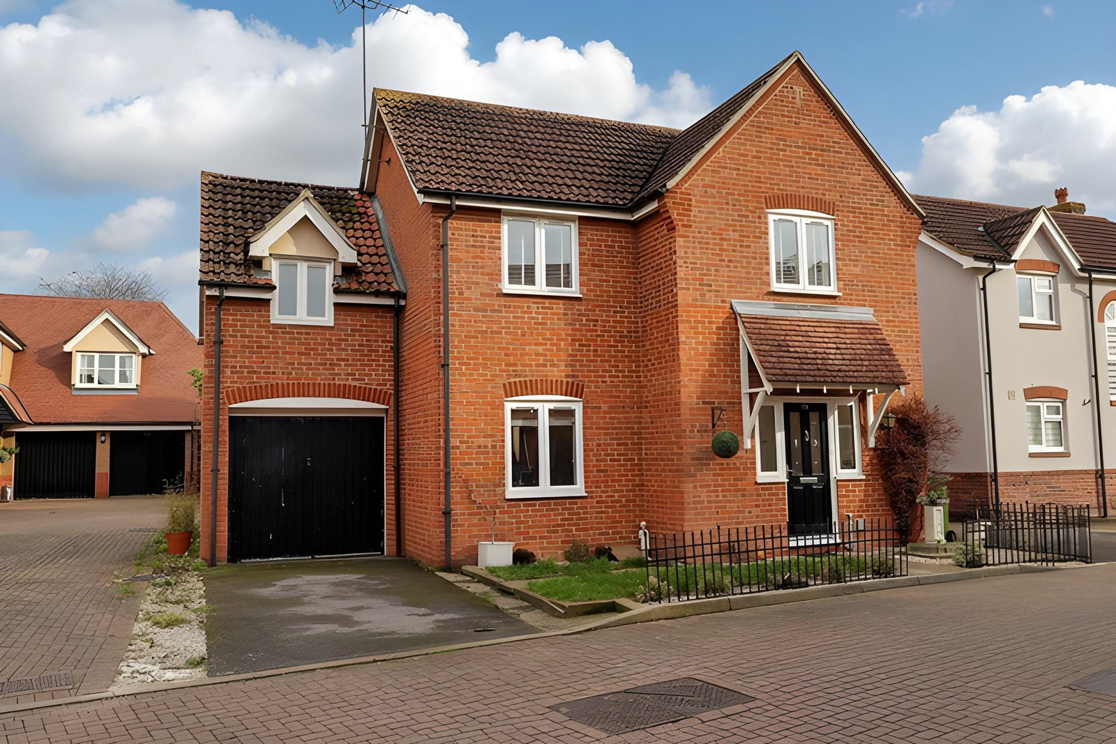 Detached House for sale in South Ockendon, Birch Crescent, Brandon Groves, South Ockendon, RM15, 1160 m²